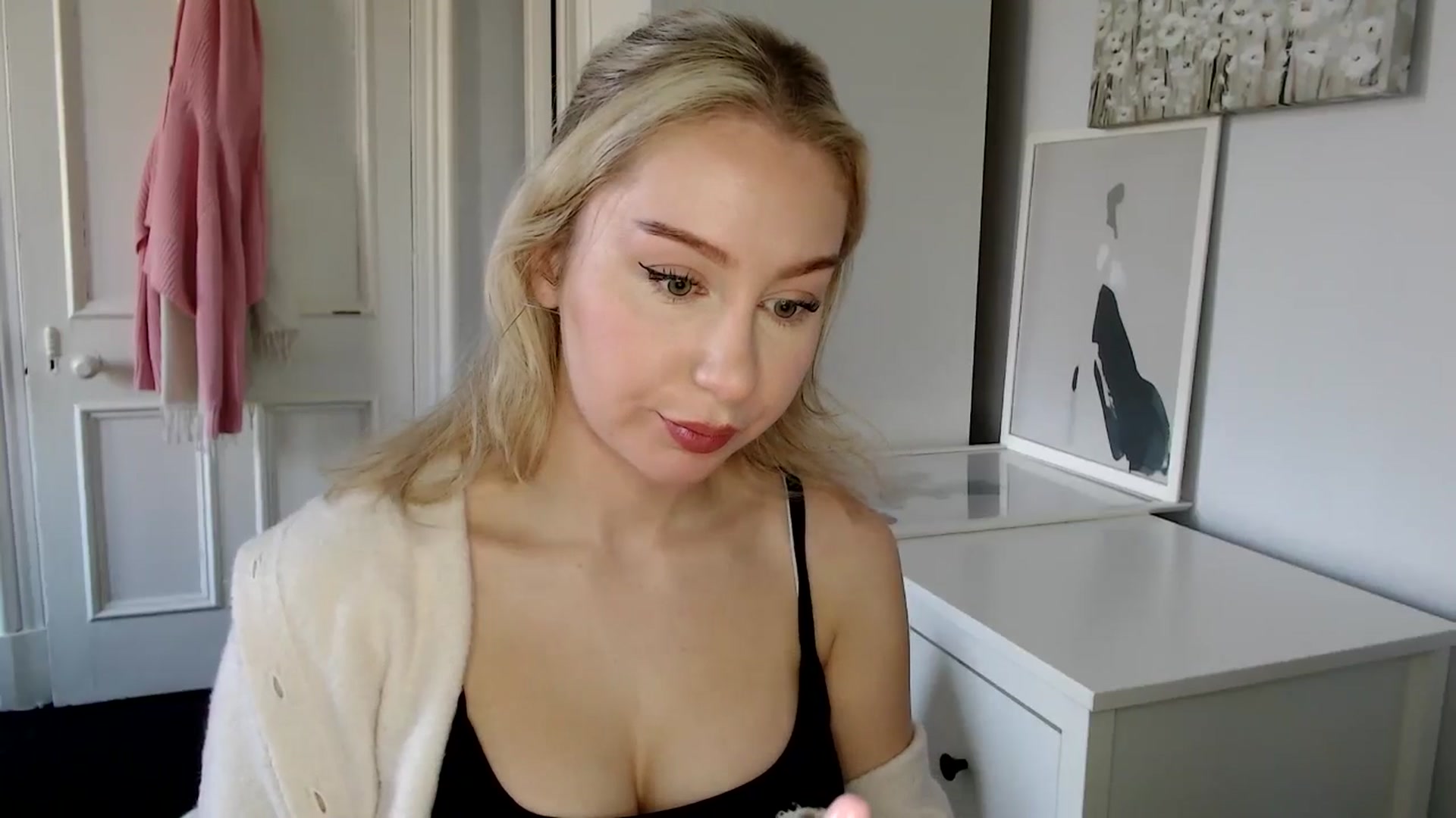 Gallery image thumbnail from British_Cutie's myfreecams stream on, 03/15/2025, 11:37 image 19 of 20