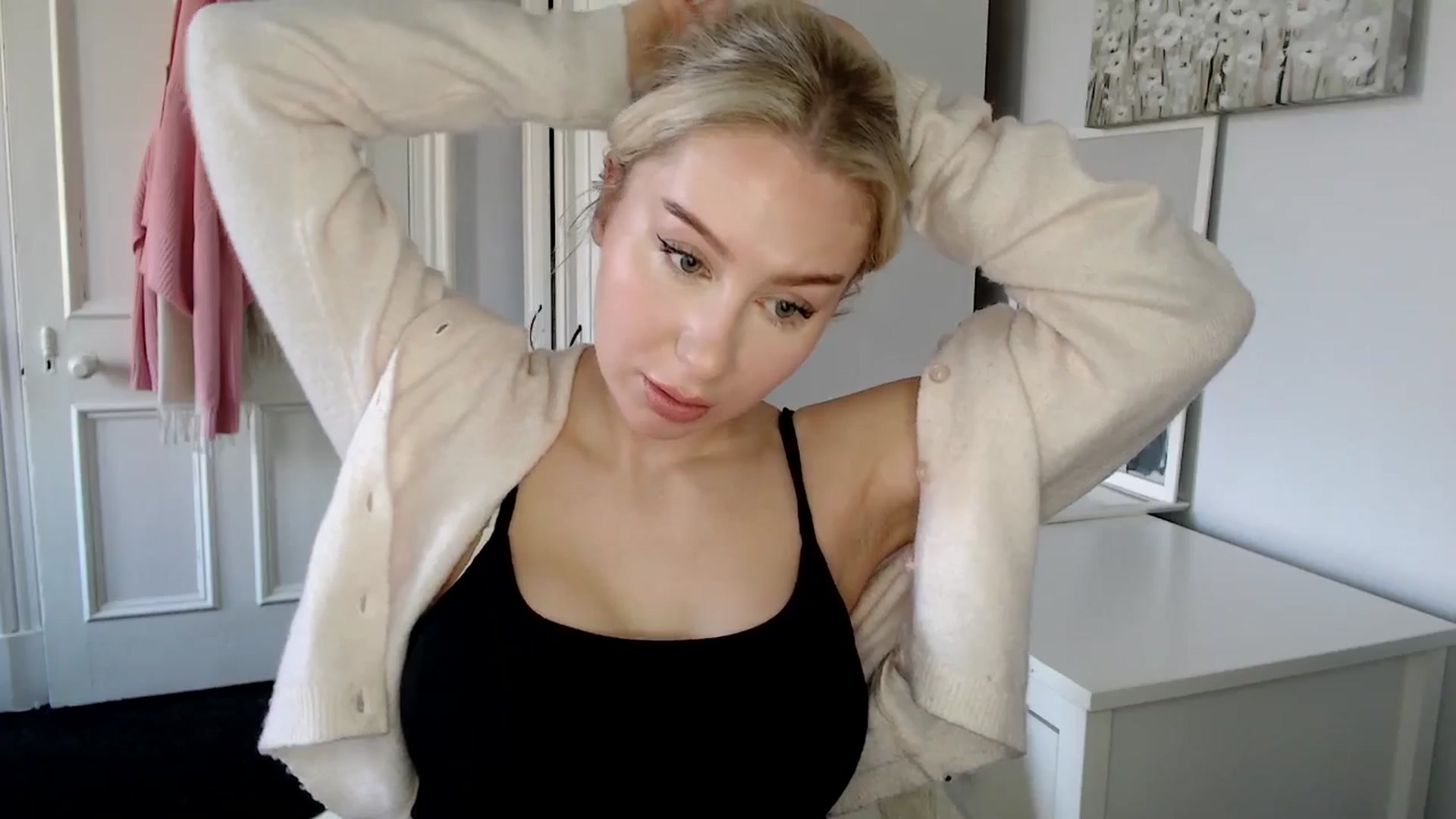 Gallery image thumbnail from British_Cutie's myfreecams stream on, 03/15/2025, 11:37 image 20 of 20