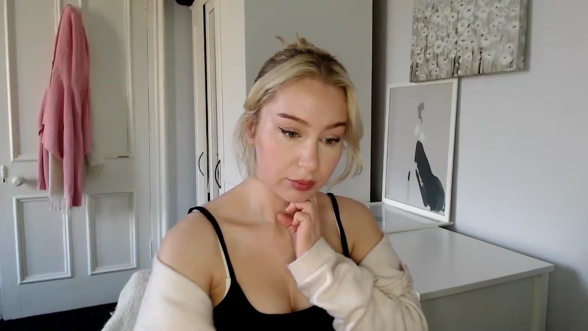 Gallery image thumbnail from British_Cutie's myfreecams stream on, 03/15/2025, 11:37 image 13 of 20