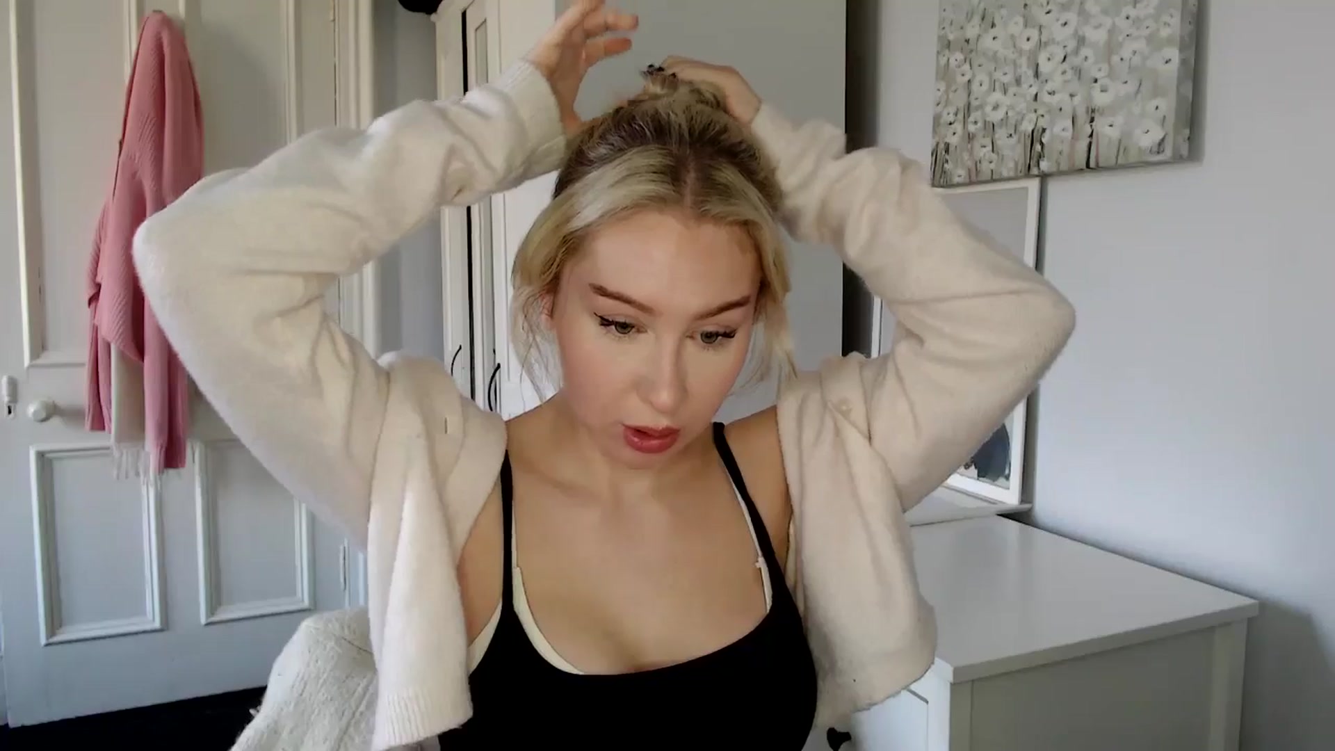 Gallery image thumbnail from British_Cutie's myfreecams stream on, 03/15/2025, 11:37 image 12 of 20