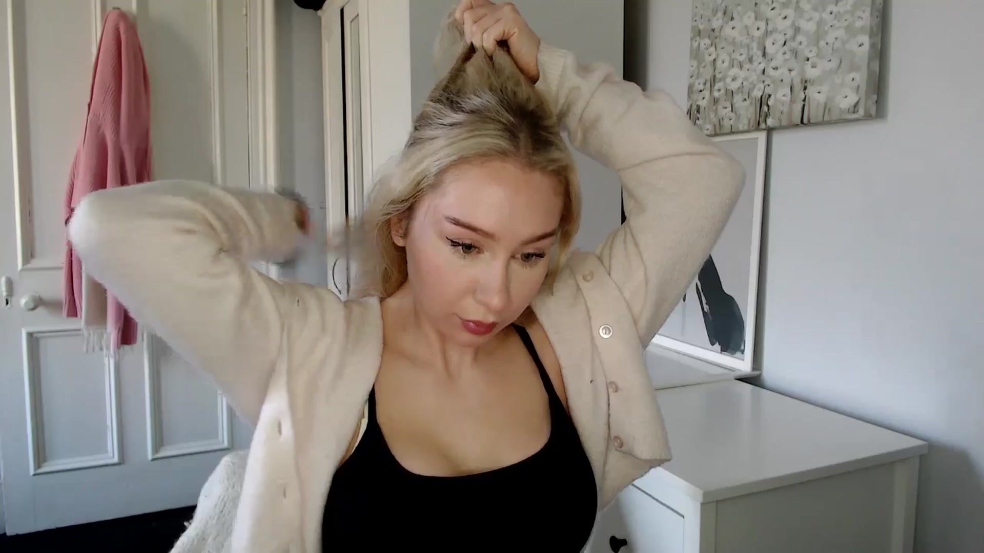 Gallery image thumbnail from British_Cutie's myfreecams stream on, 03/15/2025, 11:37 image 15 of 20