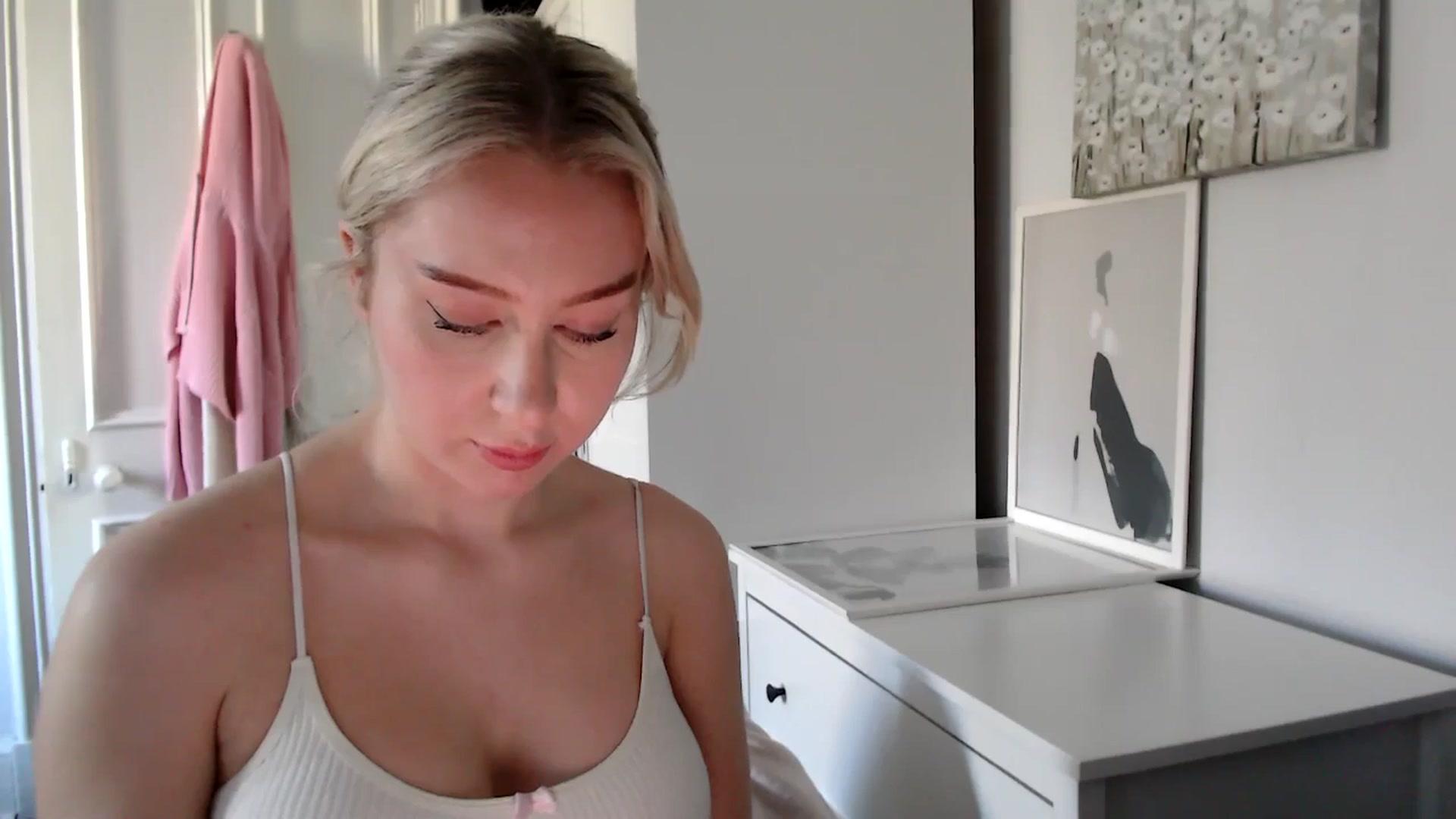 Gallery image thumbnail from British_Cutie's myfreecams stream on, 03/15/2025, 12:22 image 7 of 20