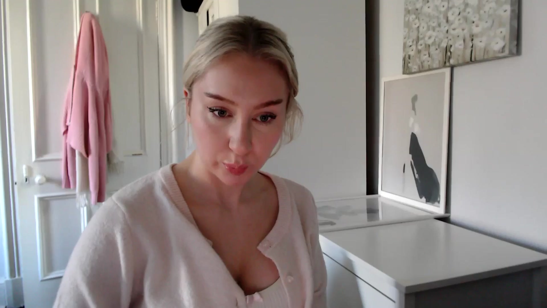 Gallery image thumbnail from British_Cutie's myfreecams stream on, 03/15/2025, 12:22 image 17 of 20