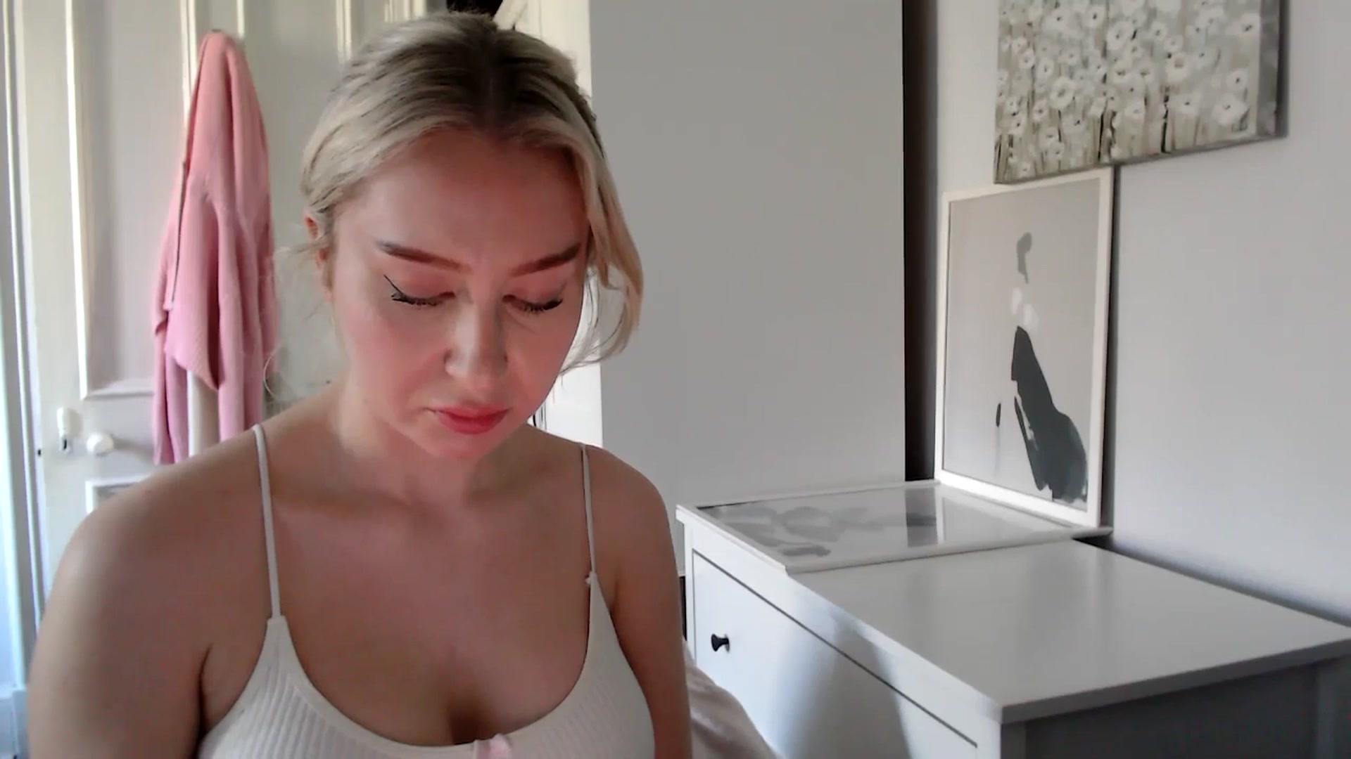 Gallery image thumbnail from British_Cutie's myfreecams stream on, 03/15/2025, 12:22 image 8 of 20