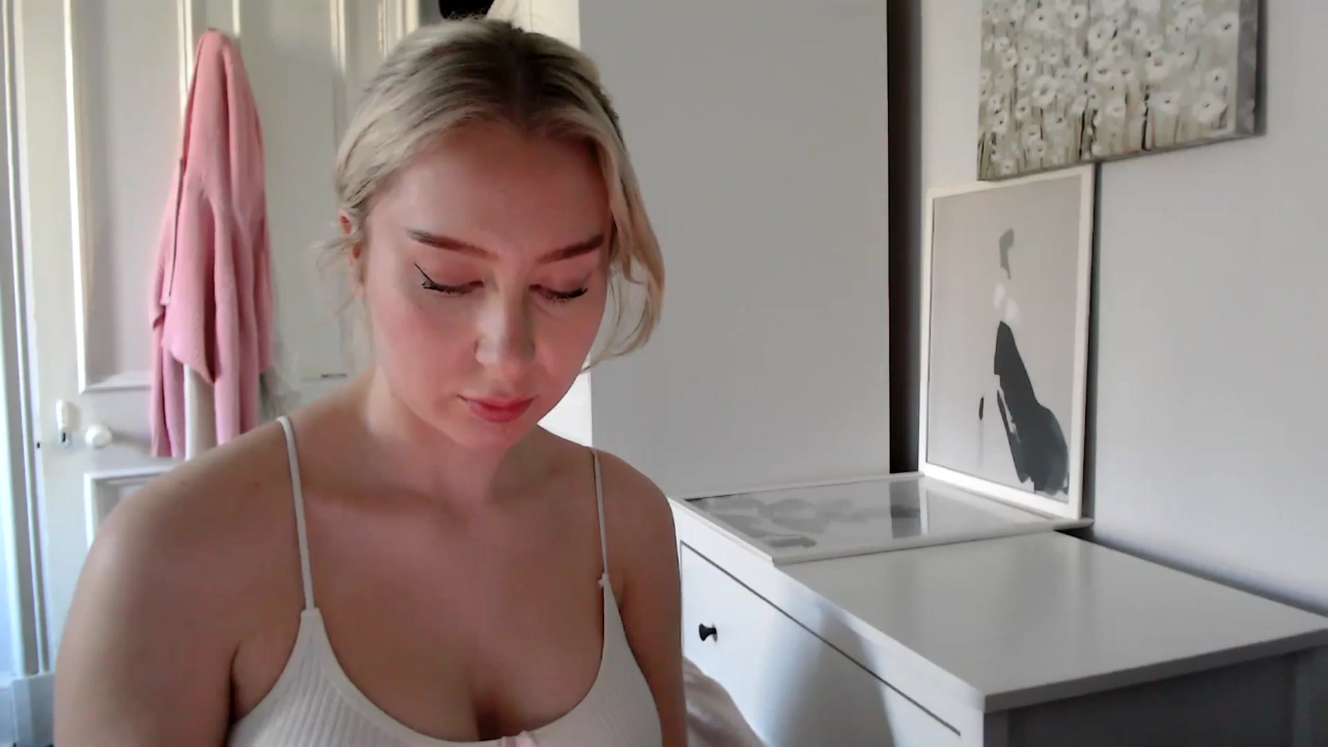 Gallery image thumbnail from British_Cutie's myfreecams stream on, 03/15/2025, 12:22 image 14 of 20