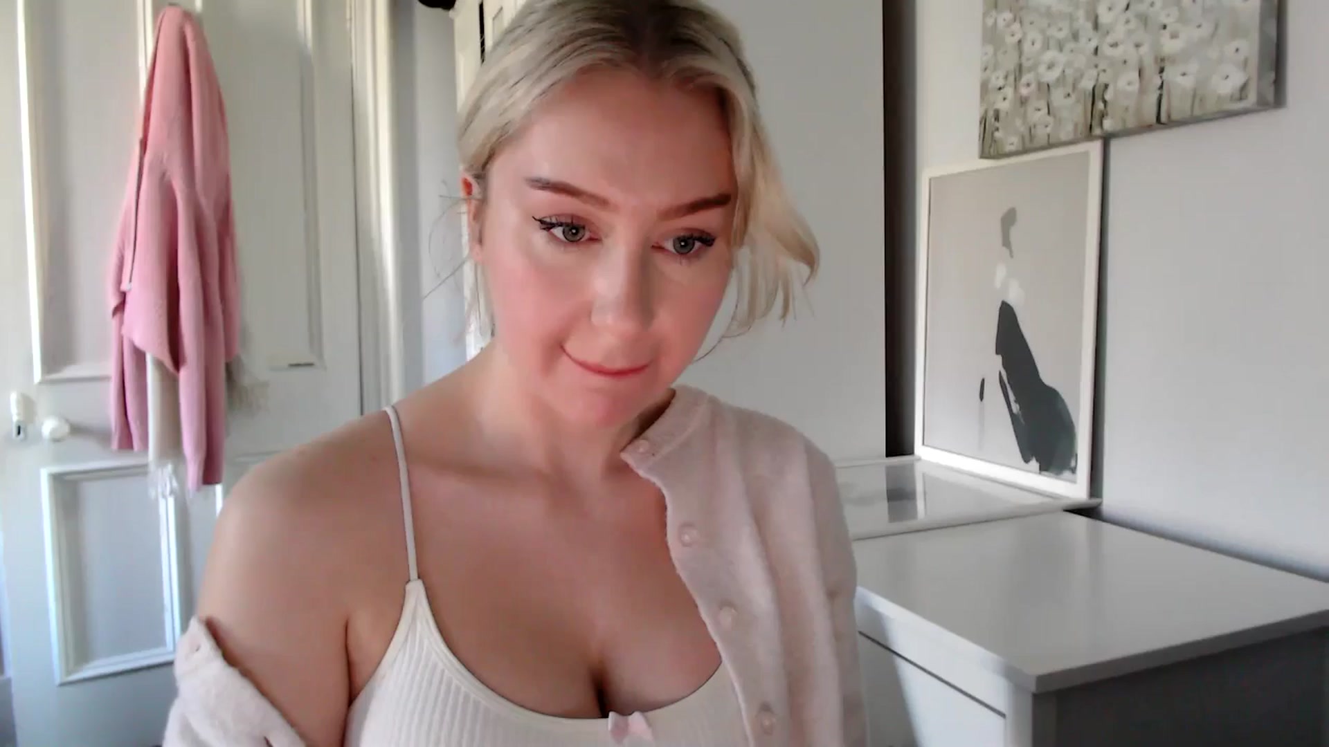 Gallery image thumbnail from British_Cutie's myfreecams stream on, 03/15/2025, 12:22 image 20 of 20