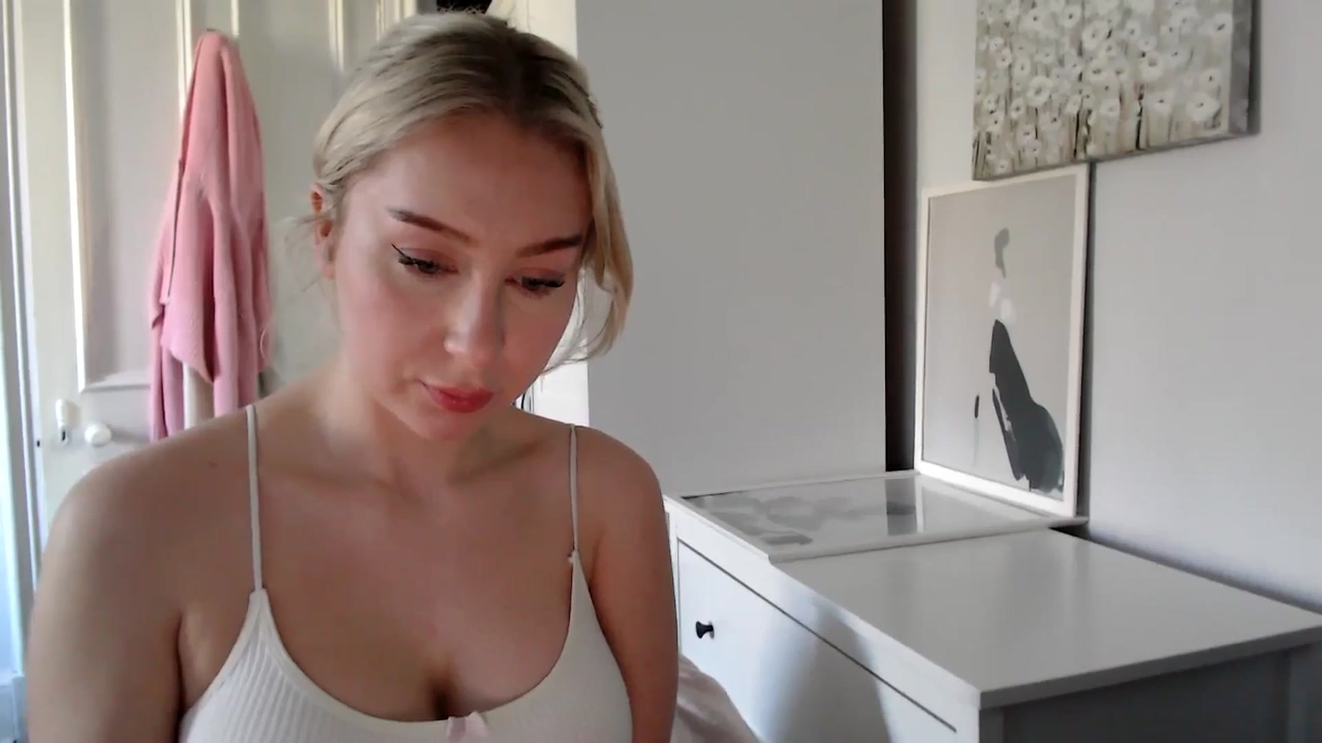 Gallery image thumbnail from British_Cutie's myfreecams stream on, 03/15/2025, 12:22 image 6 of 20