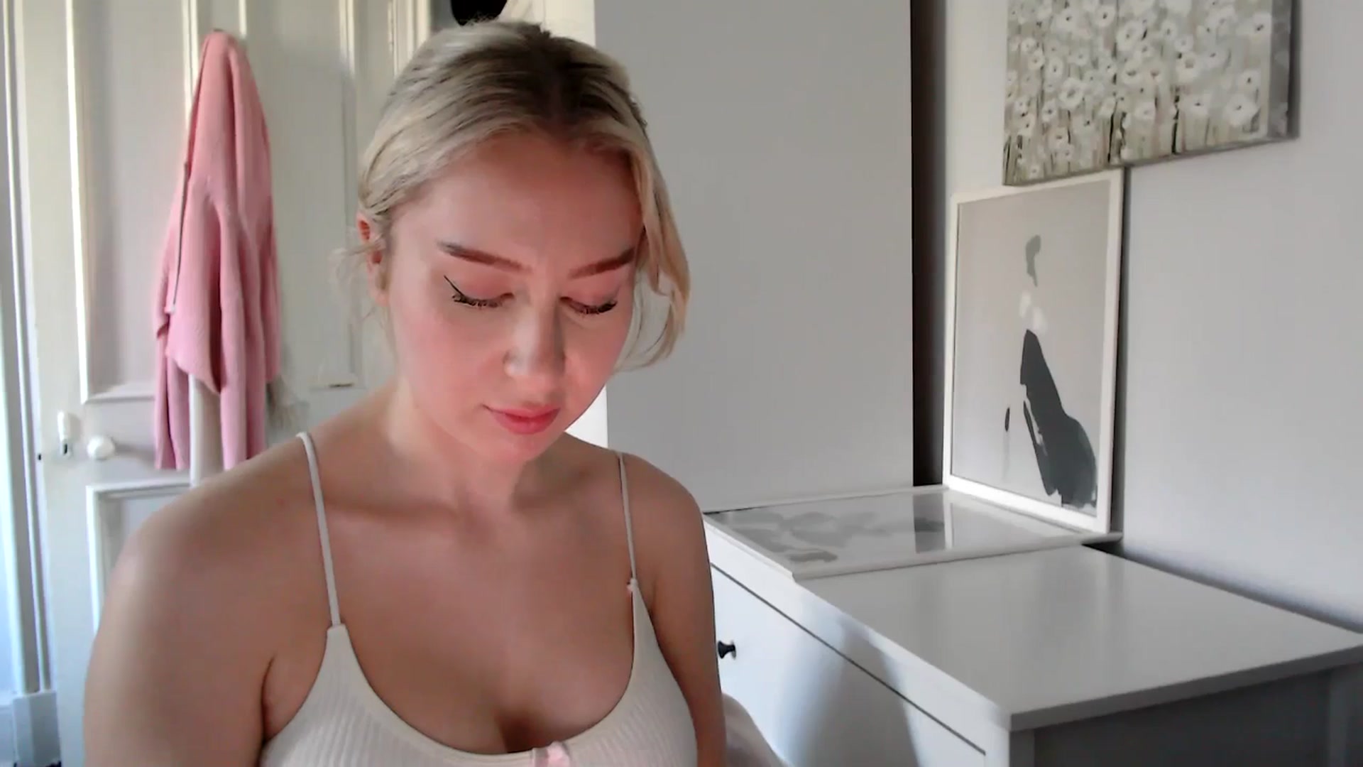 Gallery image thumbnail from British_Cutie's myfreecams stream on, 03/15/2025, 12:22 image 10 of 20