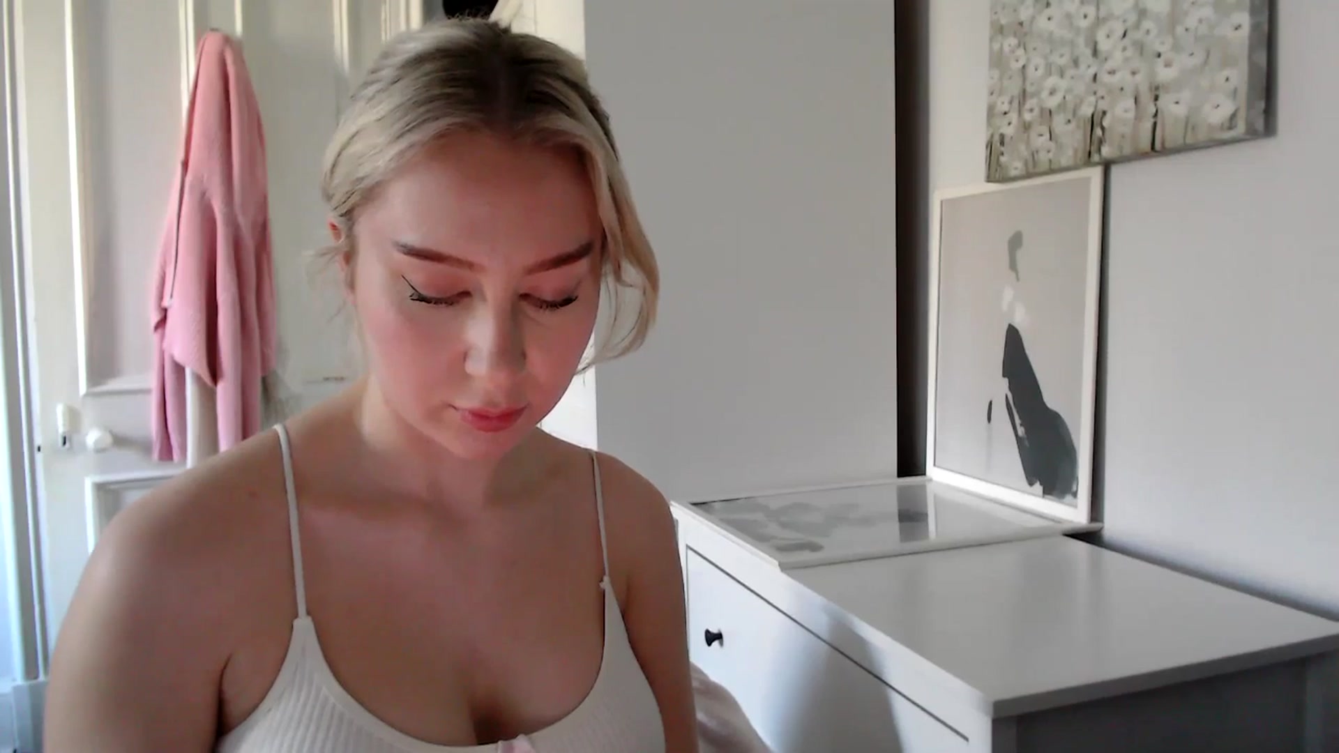 Gallery image thumbnail from British_Cutie's myfreecams stream on, 03/15/2025, 12:22 image 15 of 20