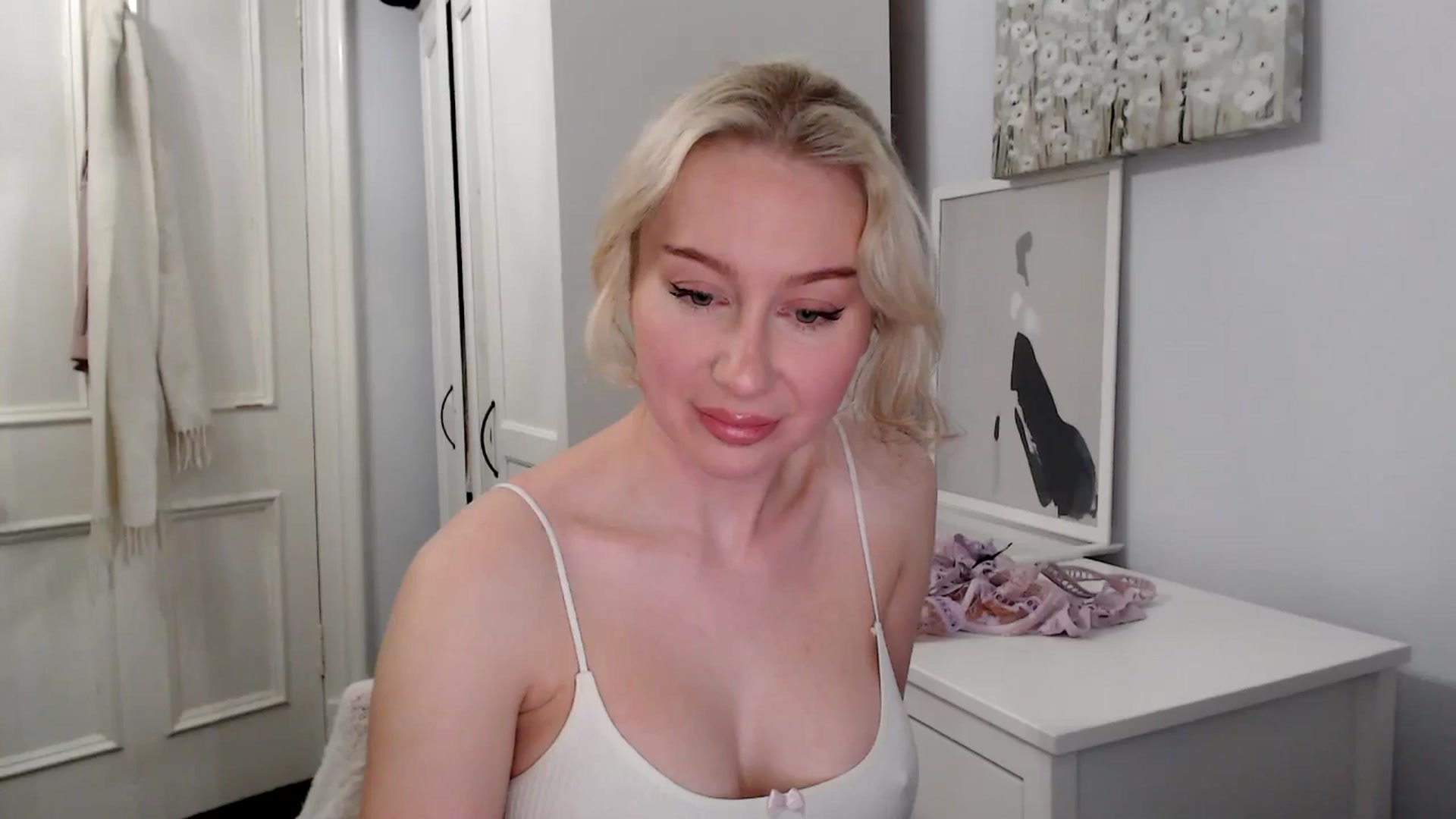 Gallery image thumbnail from British_Cutie's myfreecams stream on, 03/15/2025, 22:01 image 5 of 20
