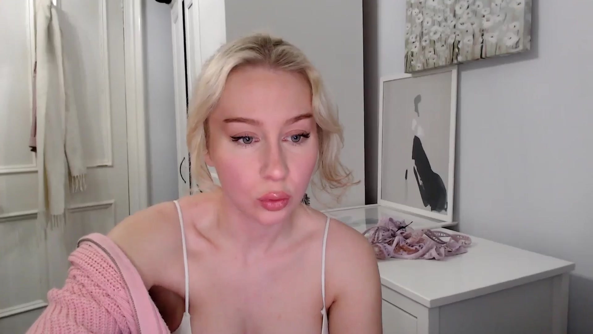 Gallery image thumbnail from British_Cutie's myfreecams stream on, 03/15/2025, 22:01 image 4 of 20
