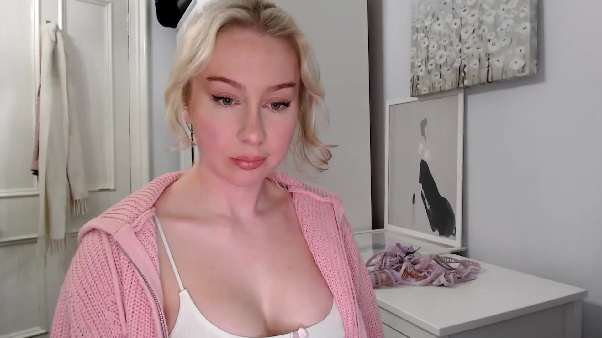 Gallery image thumbnail from British_Cutie's myfreecams stream on, 03/15/2025, 22:01 image 1 of 20