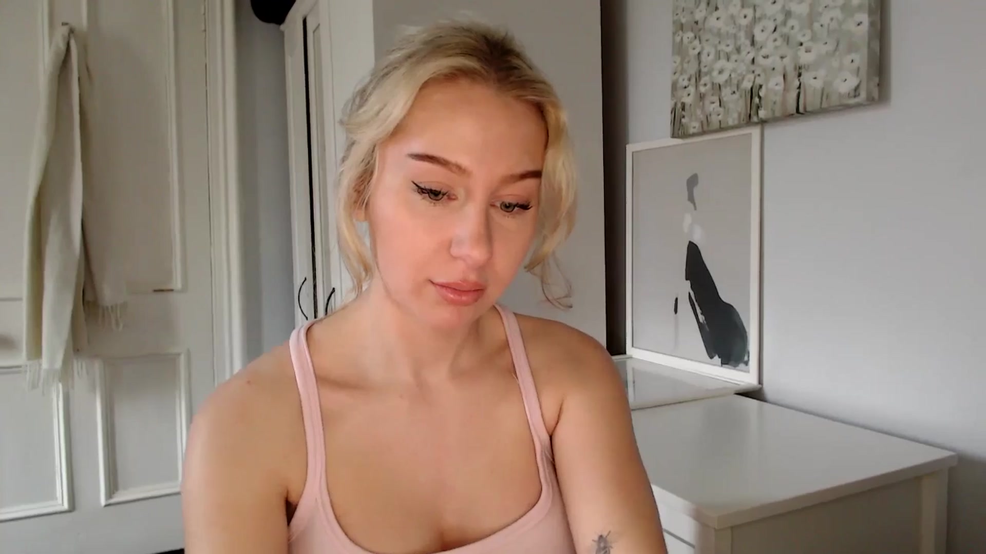 Gallery image thumbnail from British_Cutie's myfreecams stream on, 03/16/2025, 16:08 image 7 of 20