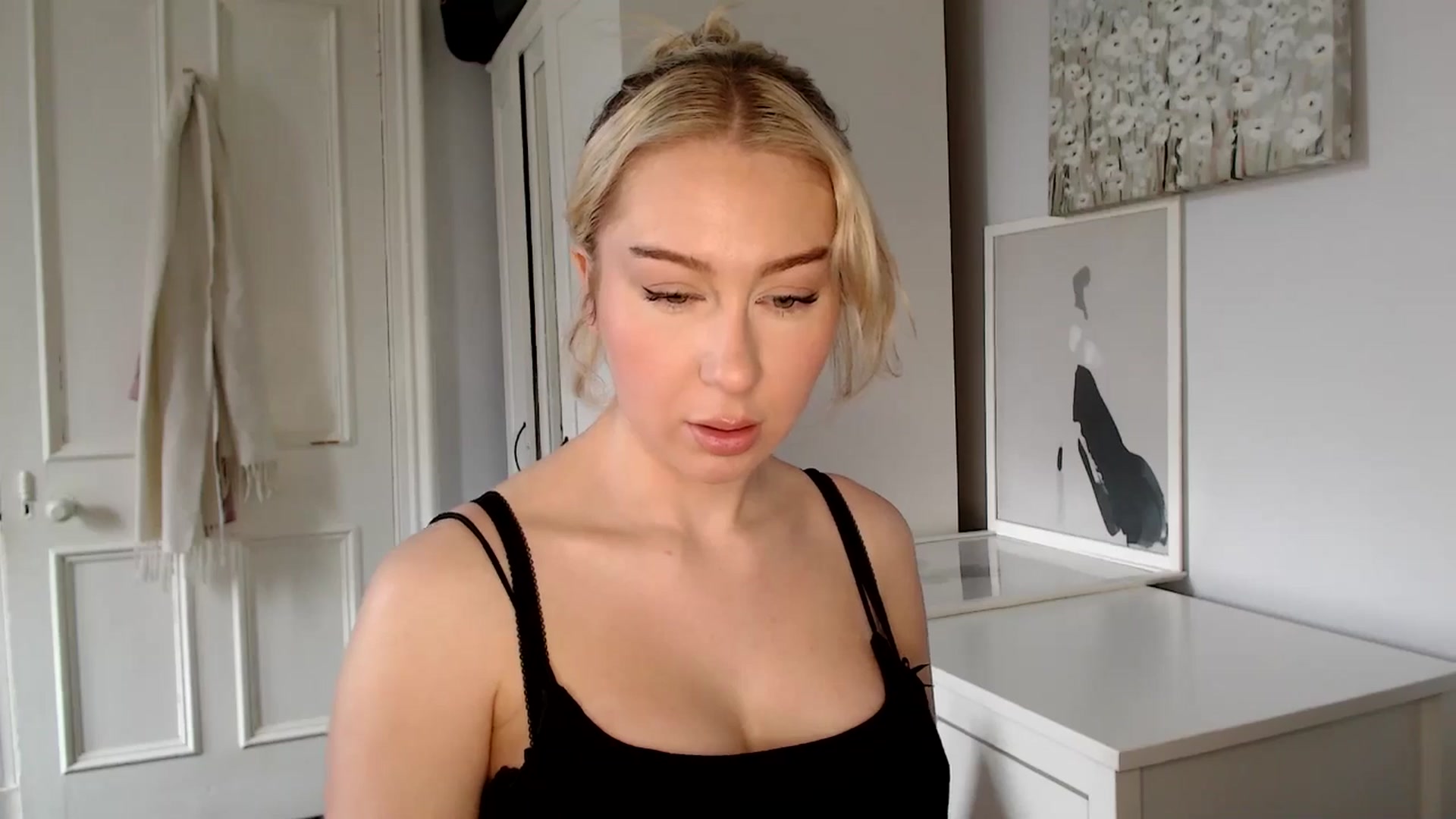 Gallery image thumbnail from British_Cutie's myfreecams stream on, 03/17/2025, 11:25 image 8 of 20