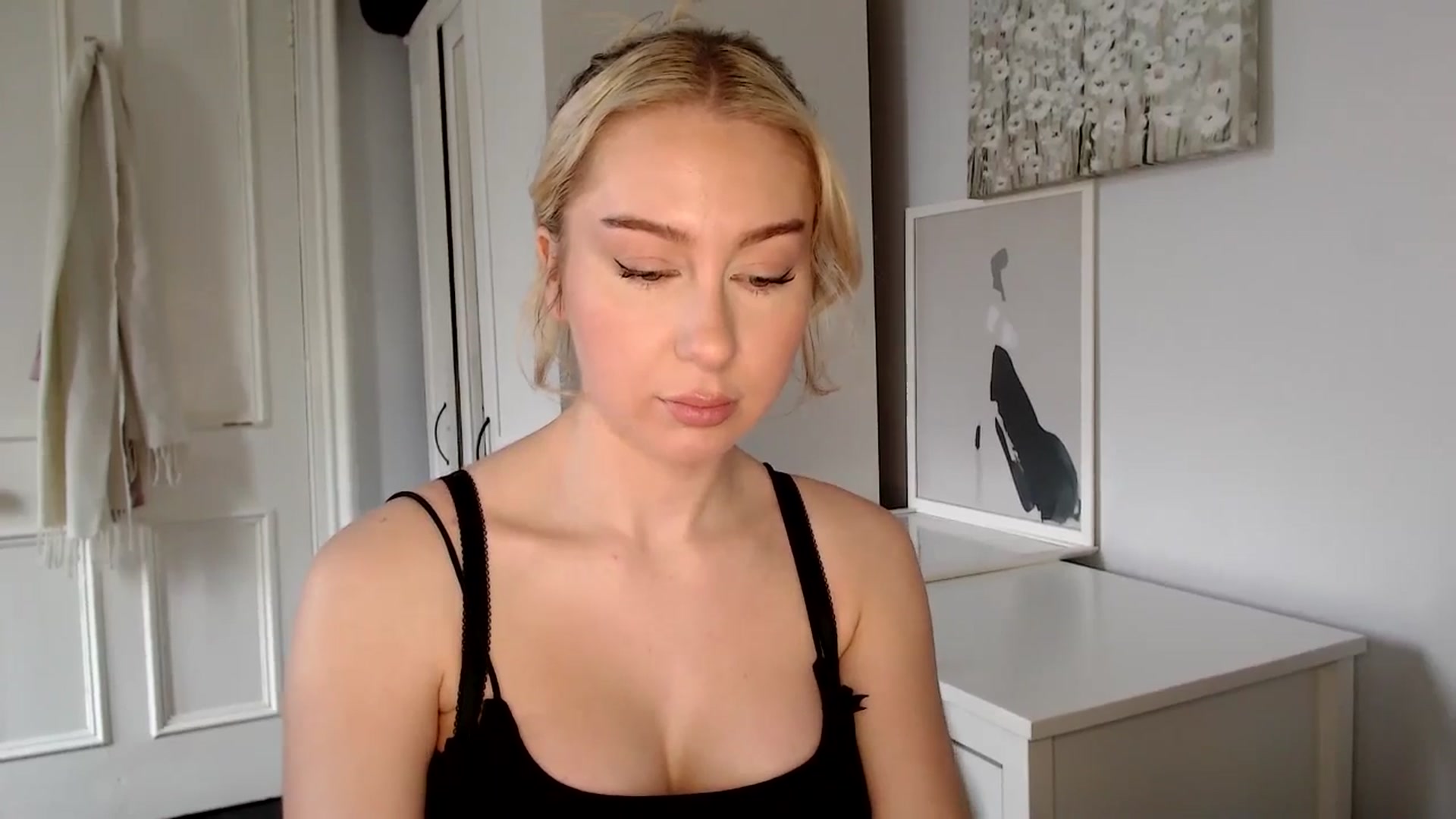Gallery image thumbnail from British_Cutie's myfreecams stream on, 03/17/2025, 11:25 image 17 of 20
