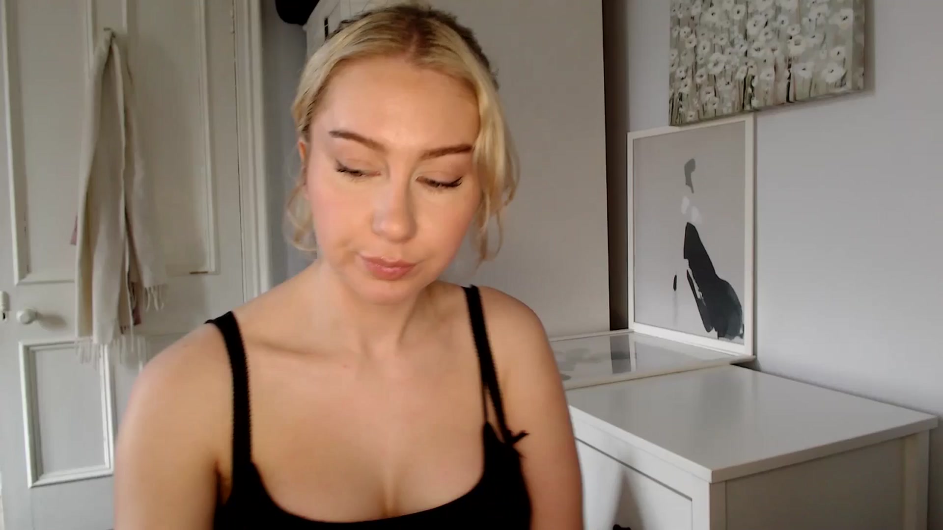 Gallery image thumbnail from British_Cutie's myfreecams stream on, 03/17/2025, 11:25 image 11 of 20