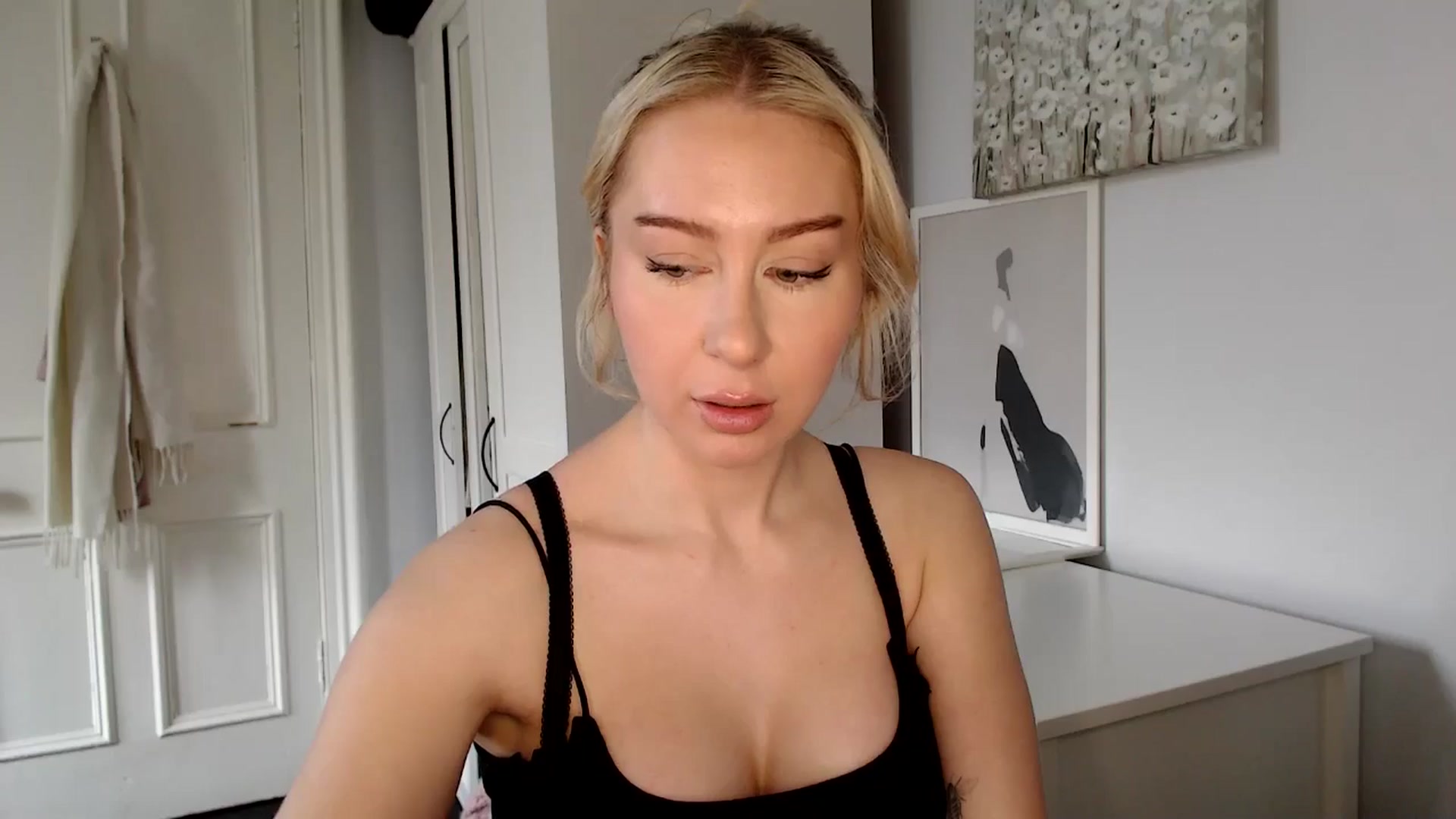 Gallery image thumbnail from British_Cutie's myfreecams stream on, 03/17/2025, 11:25 image 16 of 20