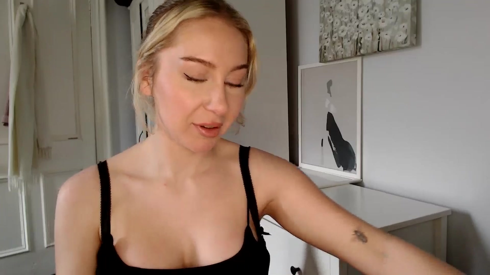 Gallery image thumbnail from British_Cutie's myfreecams stream on, 03/17/2025, 13:18 image 11 of 20