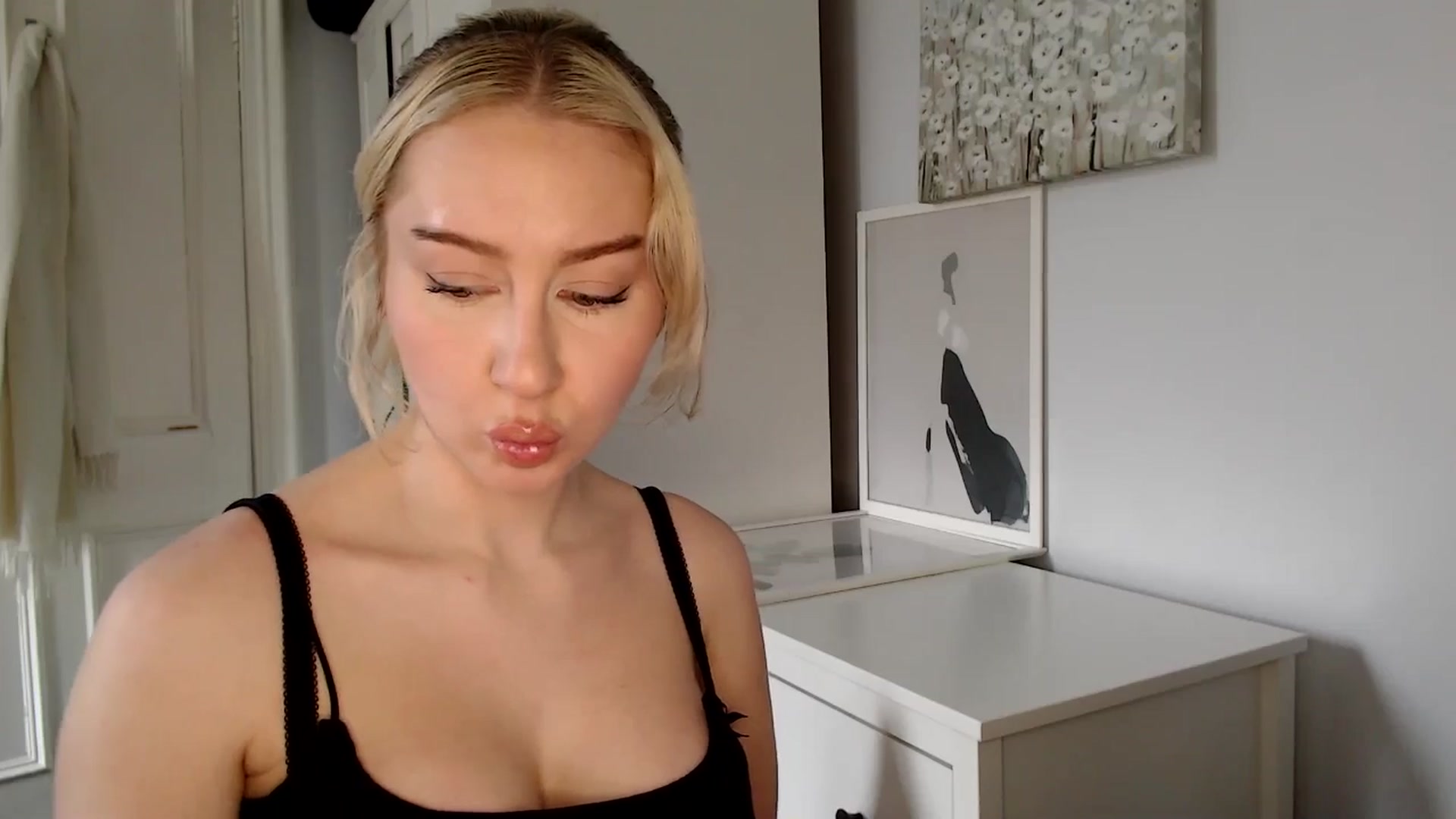 Gallery image thumbnail from British_Cutie's myfreecams stream on, 03/17/2025, 13:18 image 19 of 20