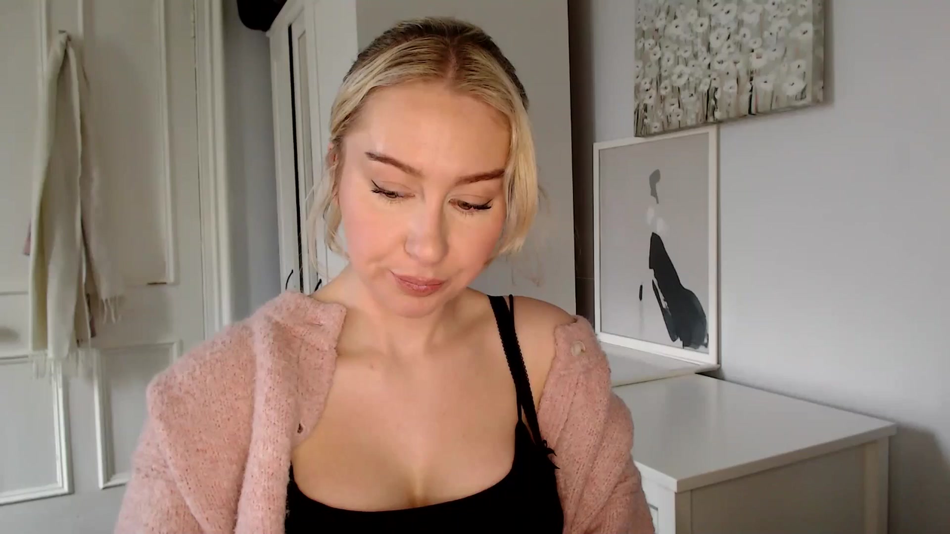 Gallery image thumbnail from British_Cutie's myfreecams stream on, 03/17/2025, 15:14 image 1 of 20
