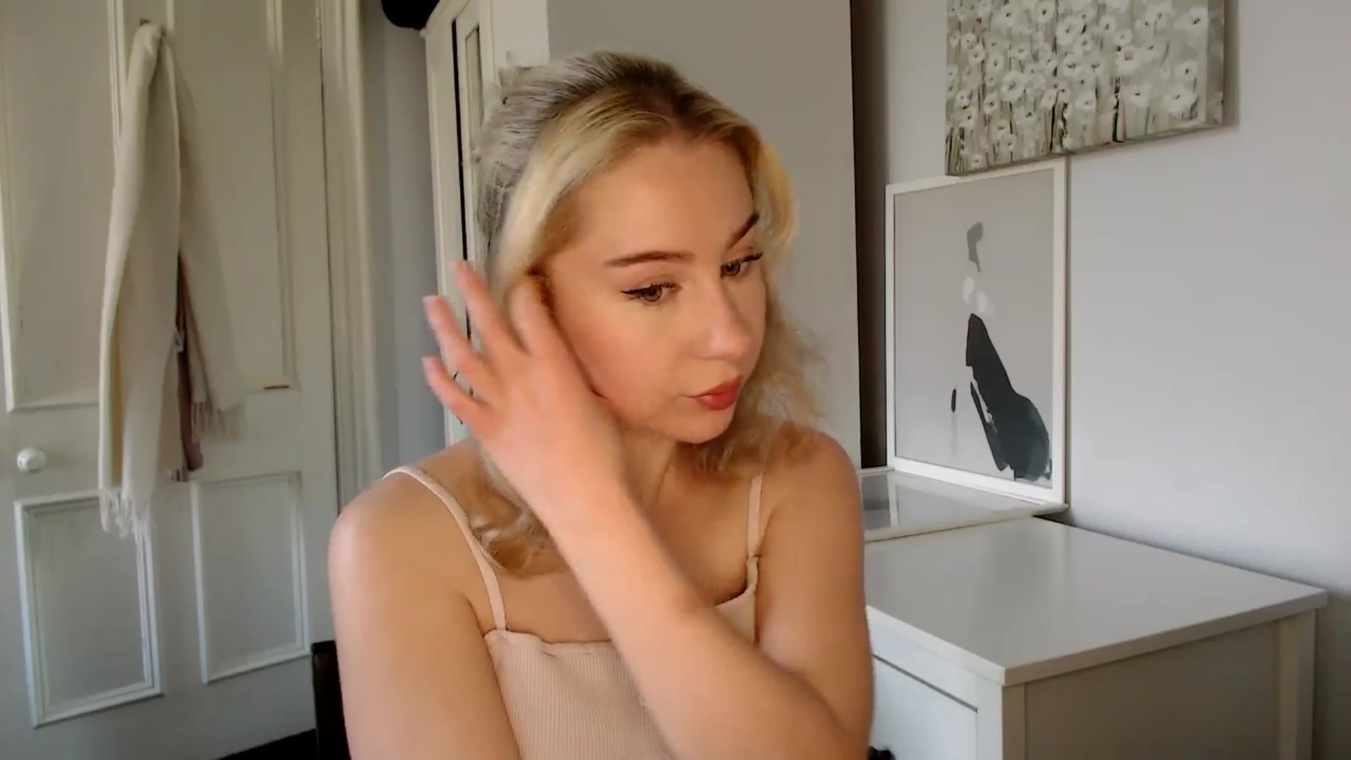 Gallery image thumbnail from British_Cutie's myfreecams stream on, 03/18/2025, 11:41 image 4 of 20