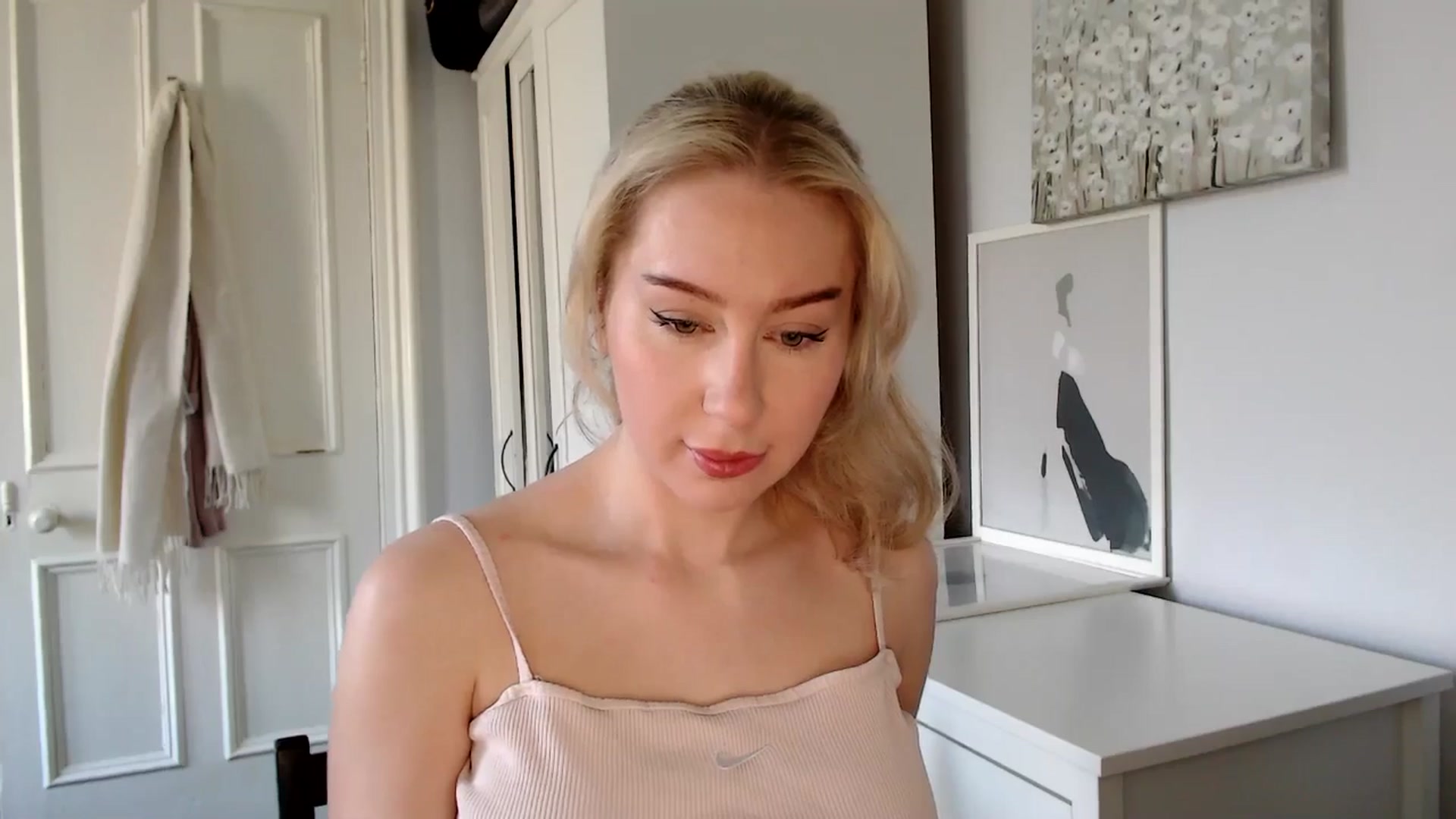 Gallery image thumbnail from British_Cutie's myfreecams stream on, 03/18/2025, 11:41 image 7 of 20
