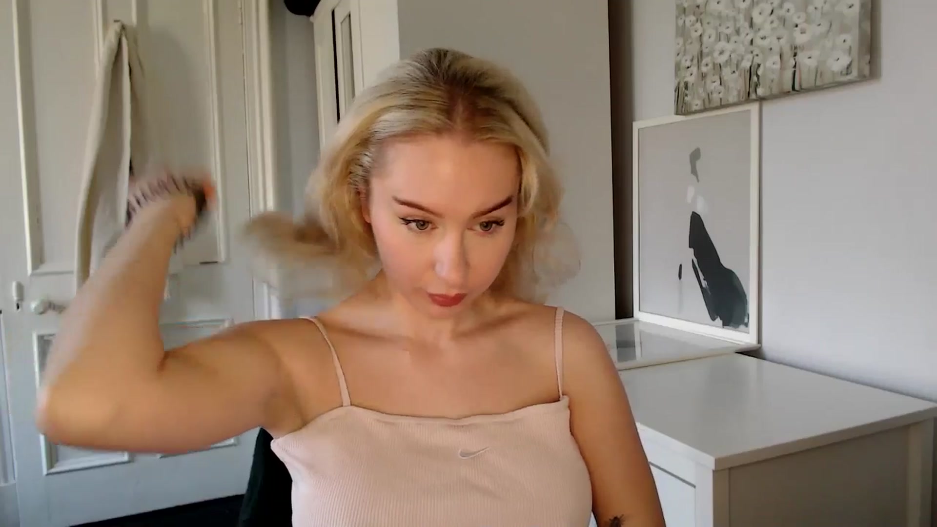 Gallery image thumbnail from British_Cutie's myfreecams stream on, 03/18/2025, 11:41 image 14 of 20