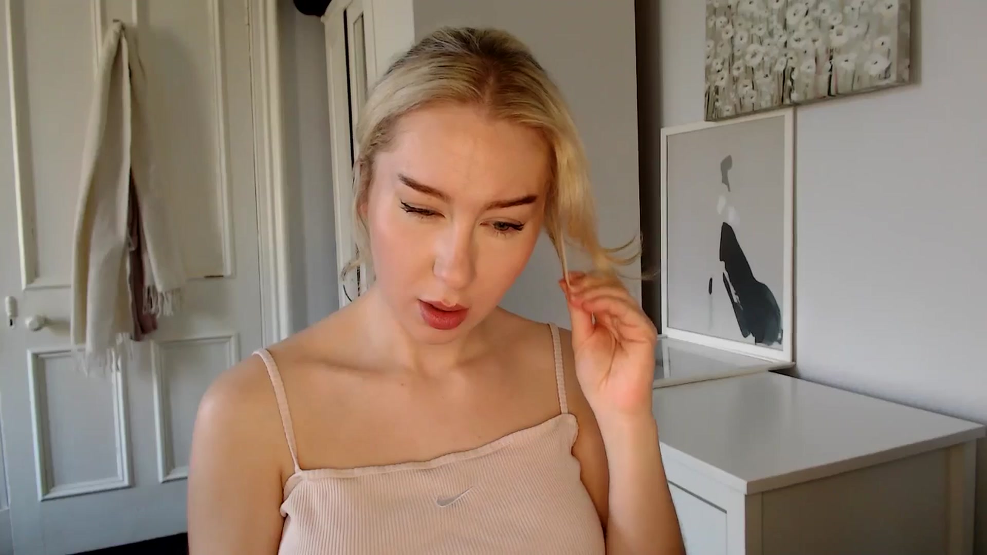 Gallery image thumbnail from British_Cutie's myfreecams stream on, 03/18/2025, 11:41 image 16 of 20
