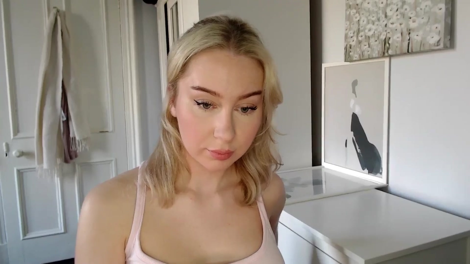Gallery image thumbnail from British_Cutie's myfreecams stream on, 03/19/2025, 15:56 image 4 of 20