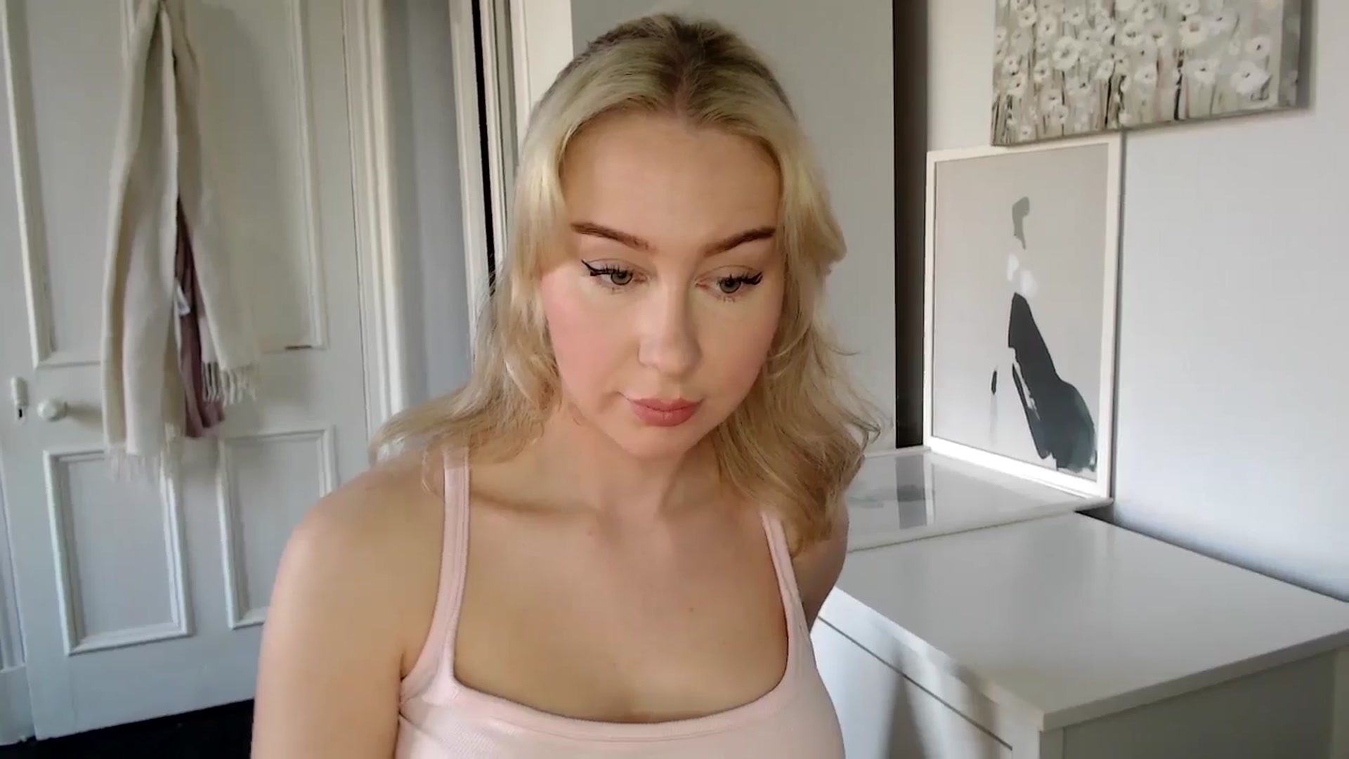 Gallery image thumbnail from British_Cutie's myfreecams stream on, 03/19/2025, 15:56 image 3 of 20