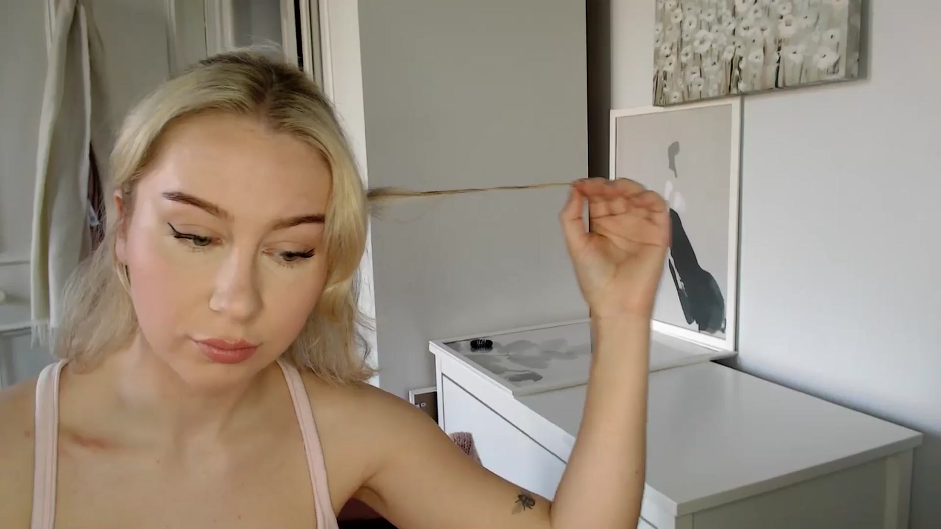 Gallery image thumbnail from British_Cutie's myfreecams stream on, 03/19/2025, 15:56 image 14 of 20