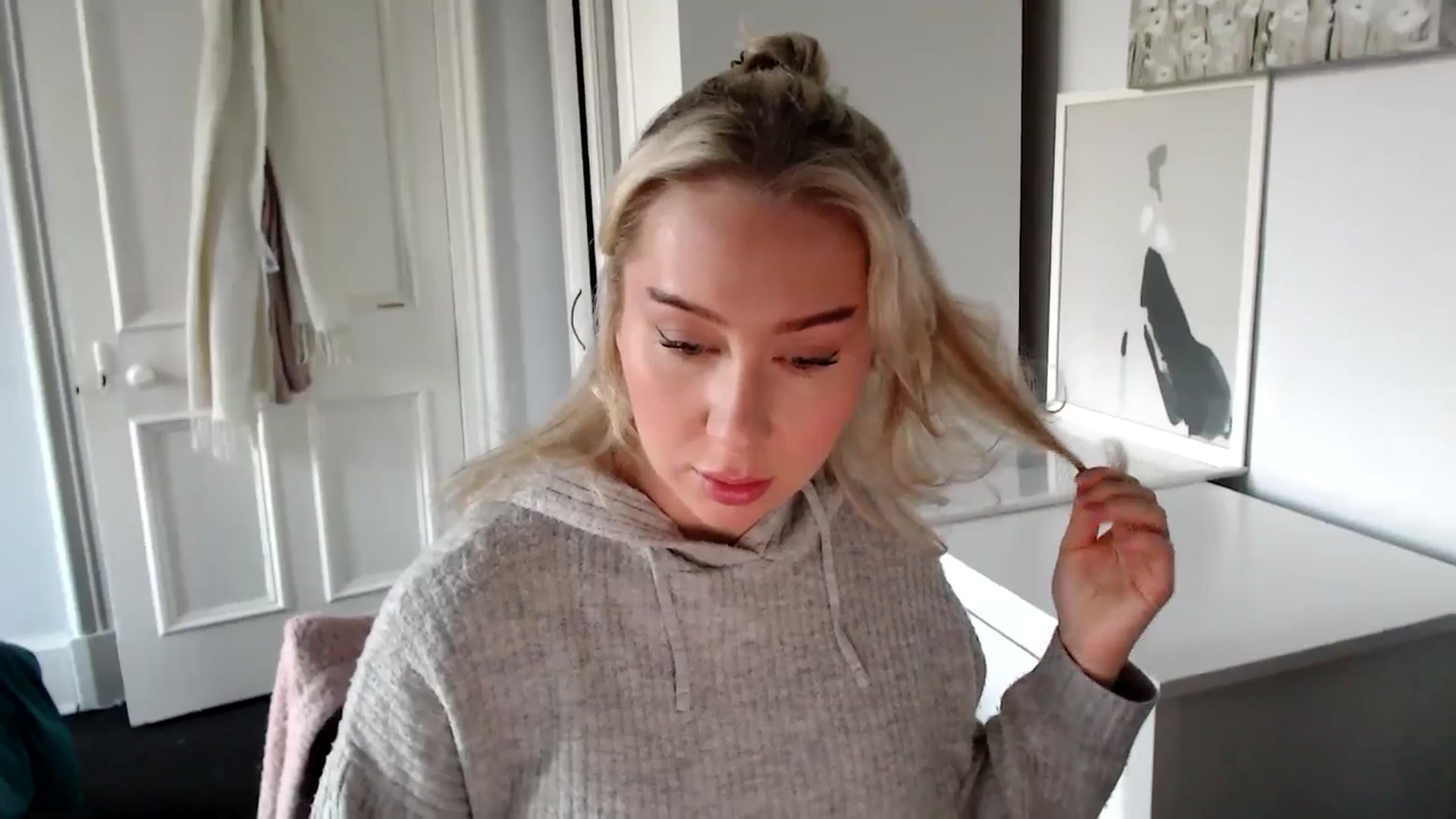 Gallery image thumbnail from British_Cutie's myfreecams stream on, 03/19/2025, 18:38 image 6 of 20