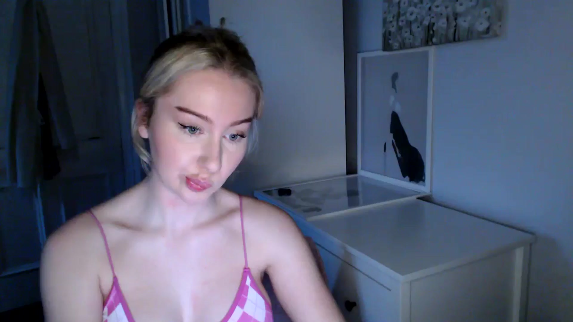 Gallery image thumbnail from British_Cutie's myfreecams stream on, 03/19/2025, 18:38 image 20 of 20