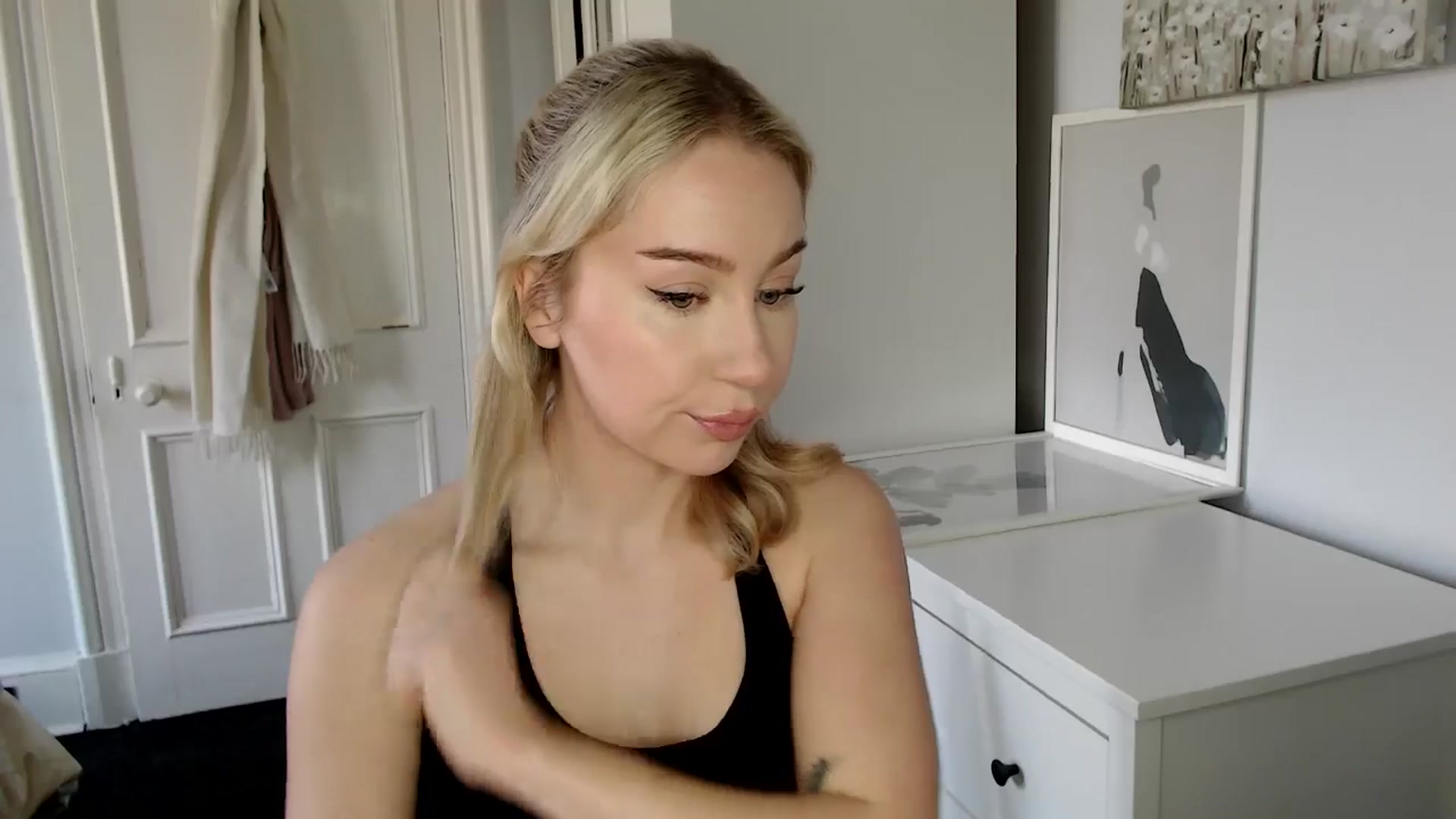 Gallery image thumbnail from British_Cutie's myfreecams stream on, 03/20/2025, 12:40 image 11 of 20