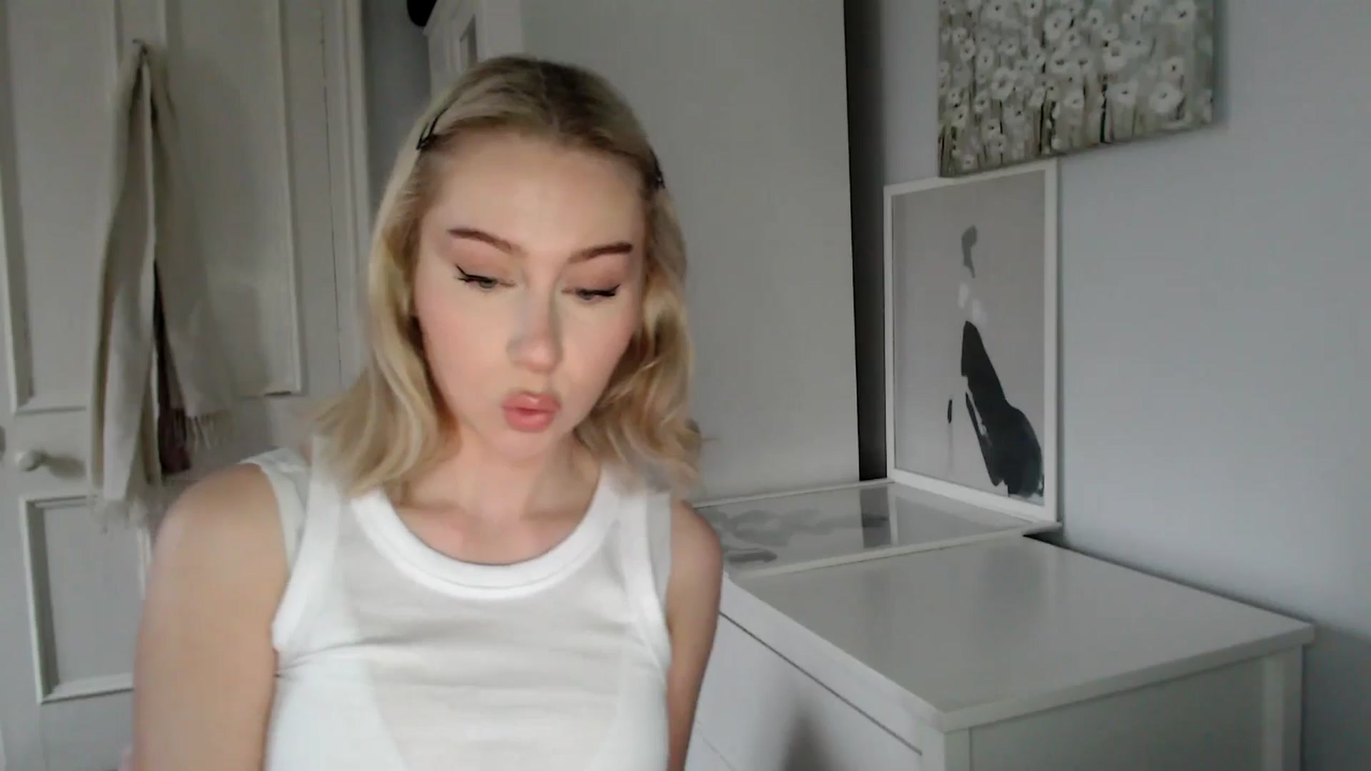 Gallery image thumbnail from British_Cutie's myfreecams stream on, 03/21/2025, 17:42 image 10 of 20