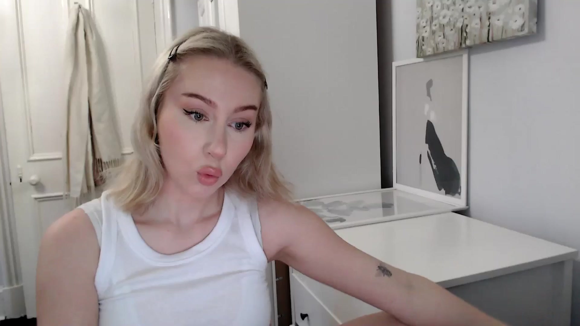 Gallery image thumbnail from British_Cutie's myfreecams stream on, 03/21/2025, 18:16 image 10 of 20