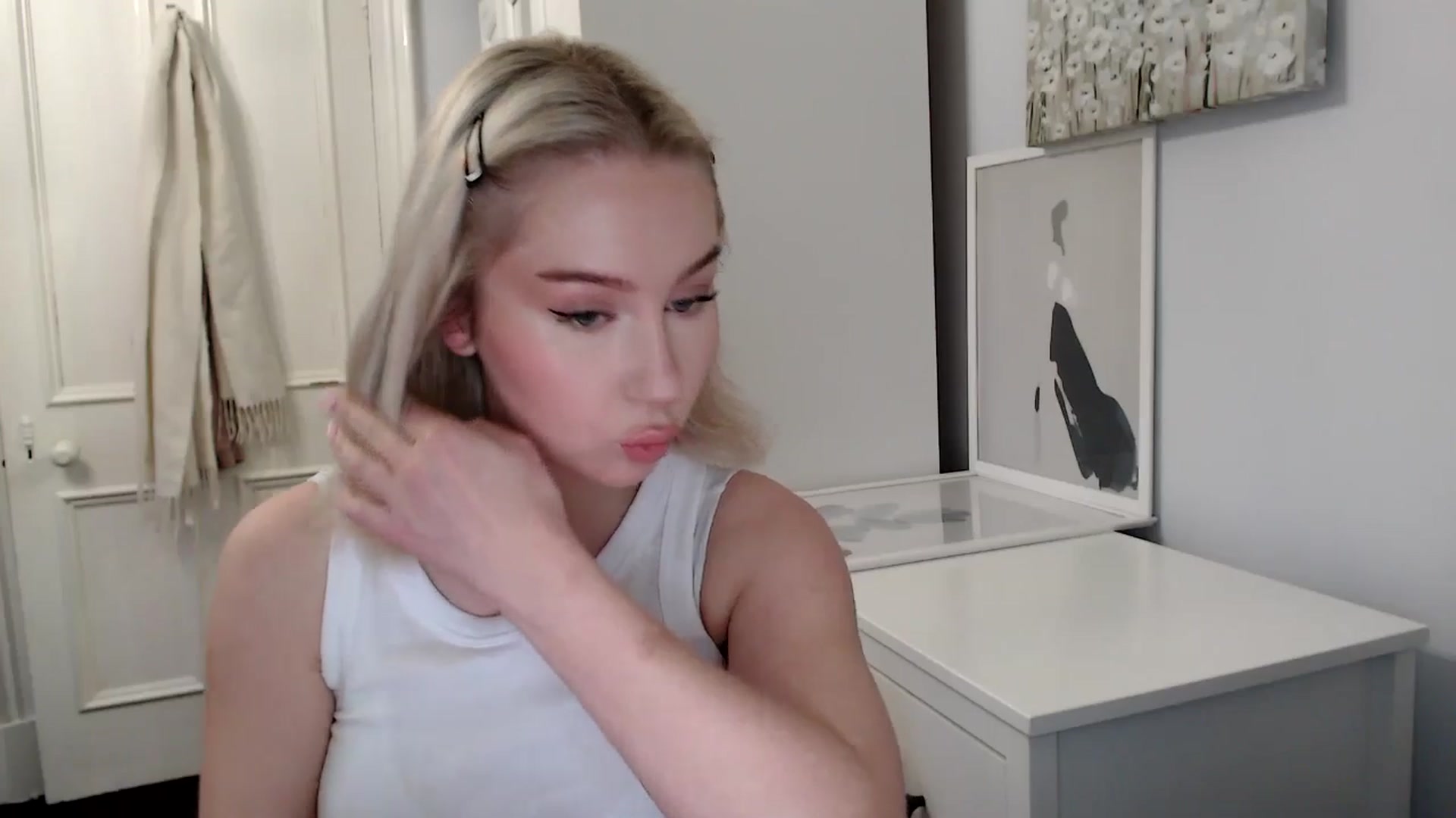 Gallery image thumbnail from British_Cutie's myfreecams stream on, 03/21/2025, 18:16 image 16 of 20