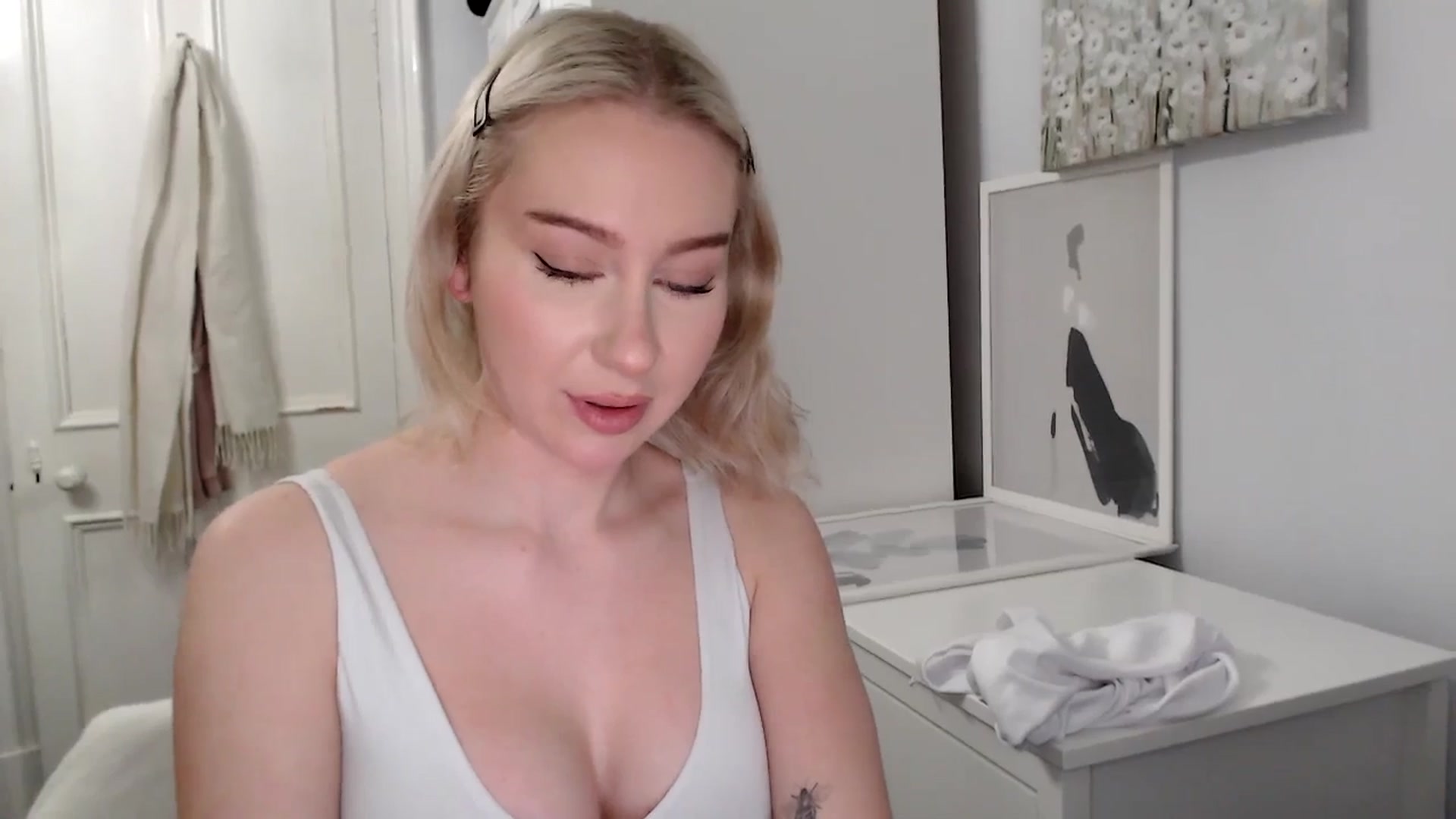 Gallery image thumbnail from British_Cutie's myfreecams stream on, 03/21/2025, 21:42 image 10 of 20
