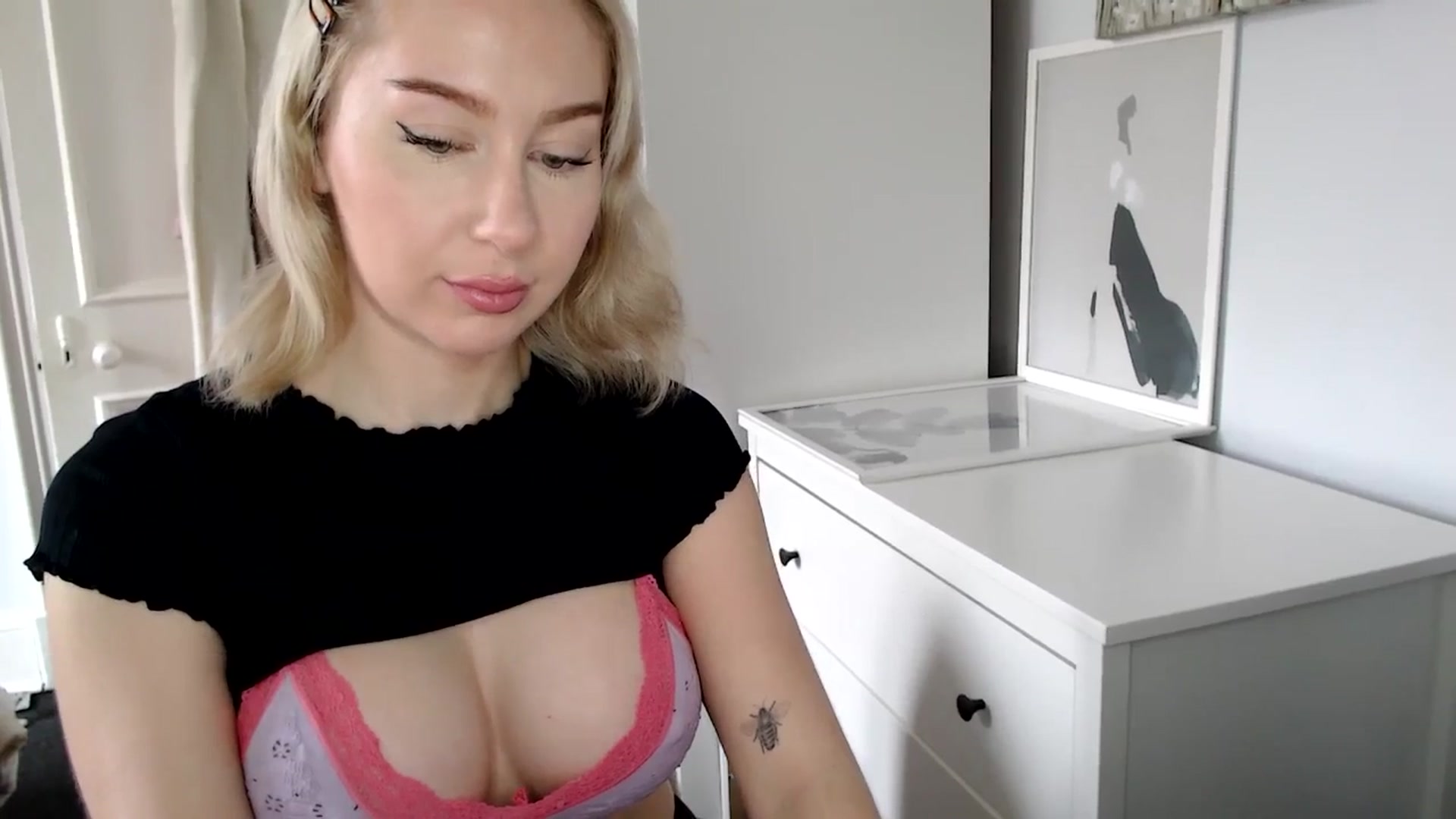 Gallery image thumbnail from British_Cutie's myfreecams stream on, 03/22/2025, 11:53 image 14 of 20