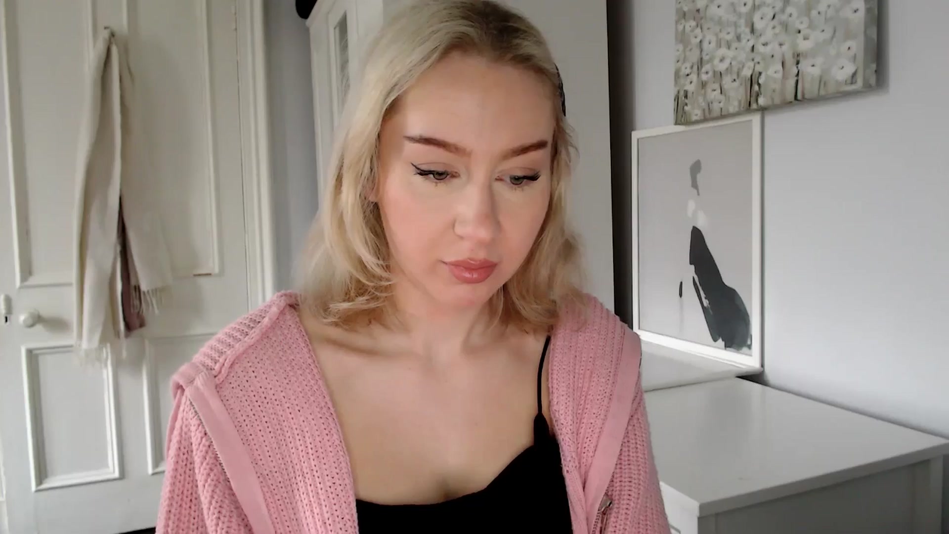 Gallery image thumbnail from British_Cutie's myfreecams stream on, 03/23/2025, 10:16 image 3 of 20