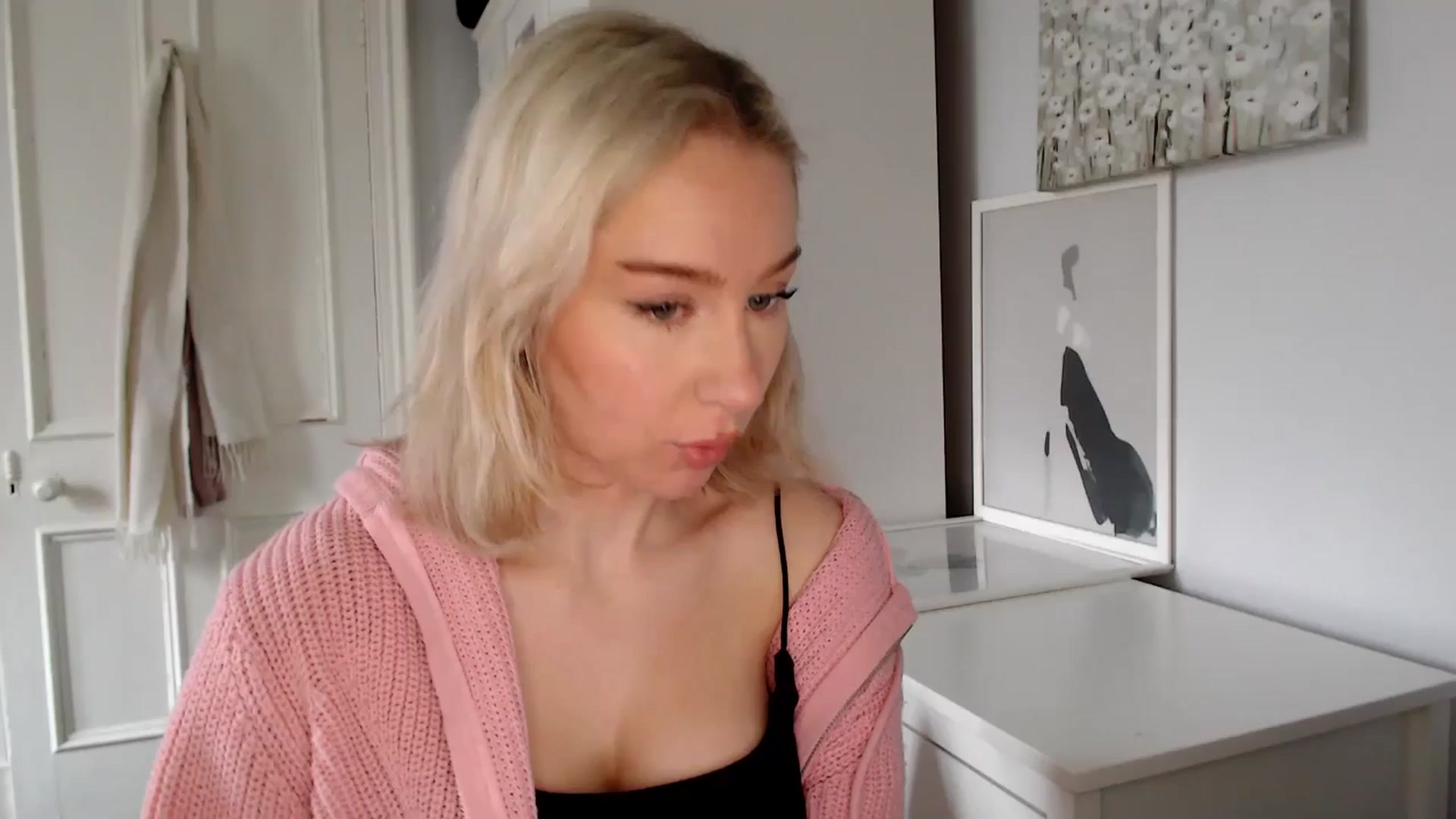 Gallery image thumbnail from British_Cutie's myfreecams stream on, 03/23/2025, 10:16 image 1 of 20