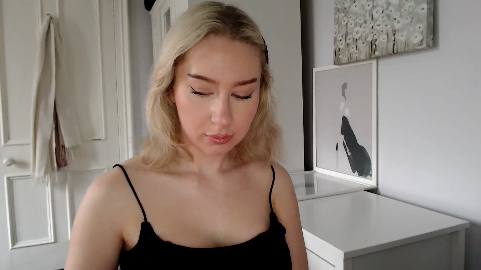 Gallery image thumbnail from British_Cutie's myfreecams stream on, 03/23/2025, 10:16 image 5 of 20