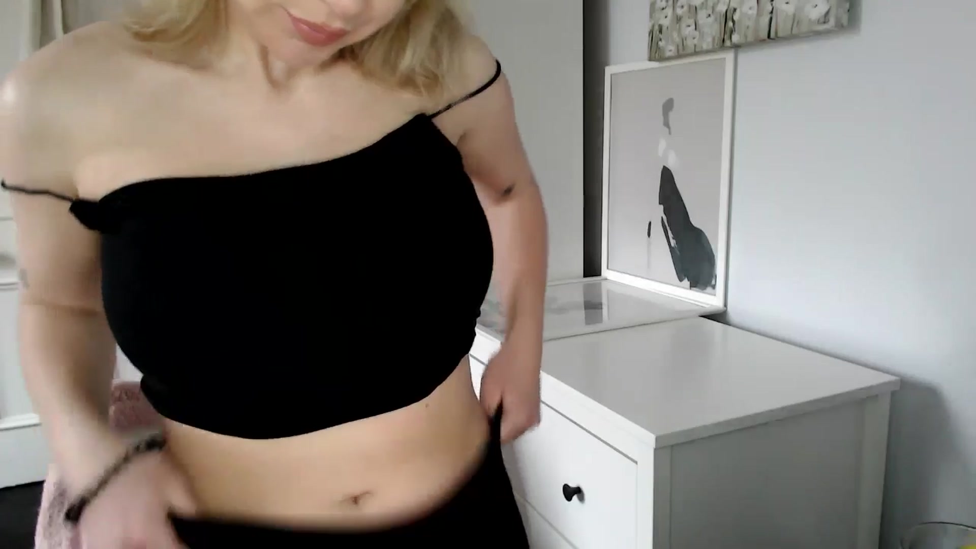 Gallery image thumbnail from British_Cutie's myfreecams stream on, 03/23/2025, 10:16 image 15 of 20