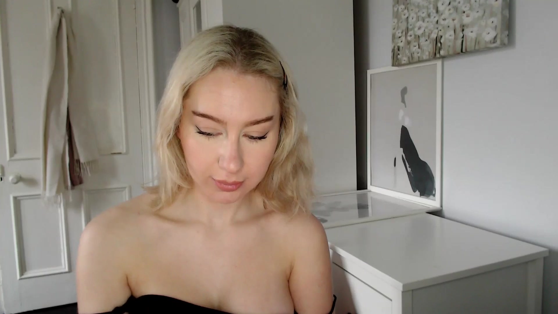 Gallery image thumbnail from British_Cutie's myfreecams stream on, 03/23/2025, 10:16 image 10 of 20