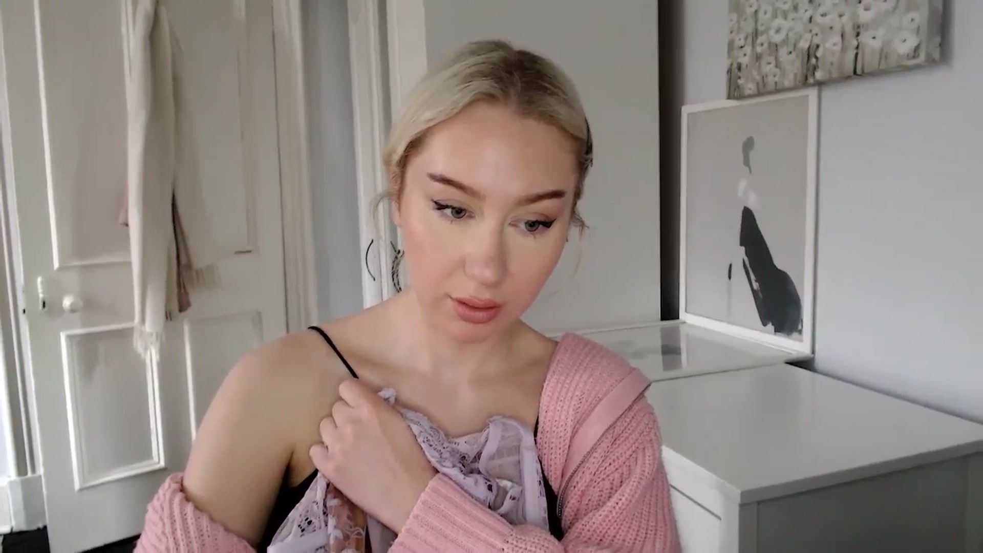 Gallery image thumbnail from British_Cutie's myfreecams stream on, 03/23/2025, 12:15 image 14 of 20