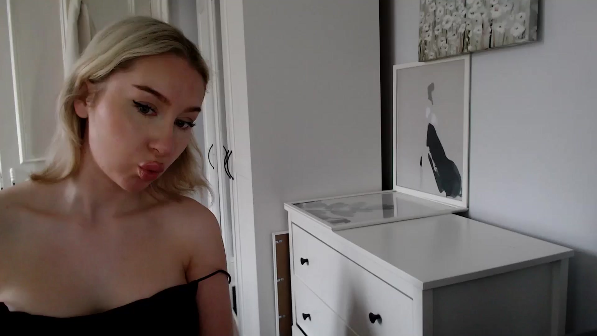 Gallery image thumbnail from British_Cutie's myfreecams stream on, 03/23/2025, 12:15 image 11 of 20