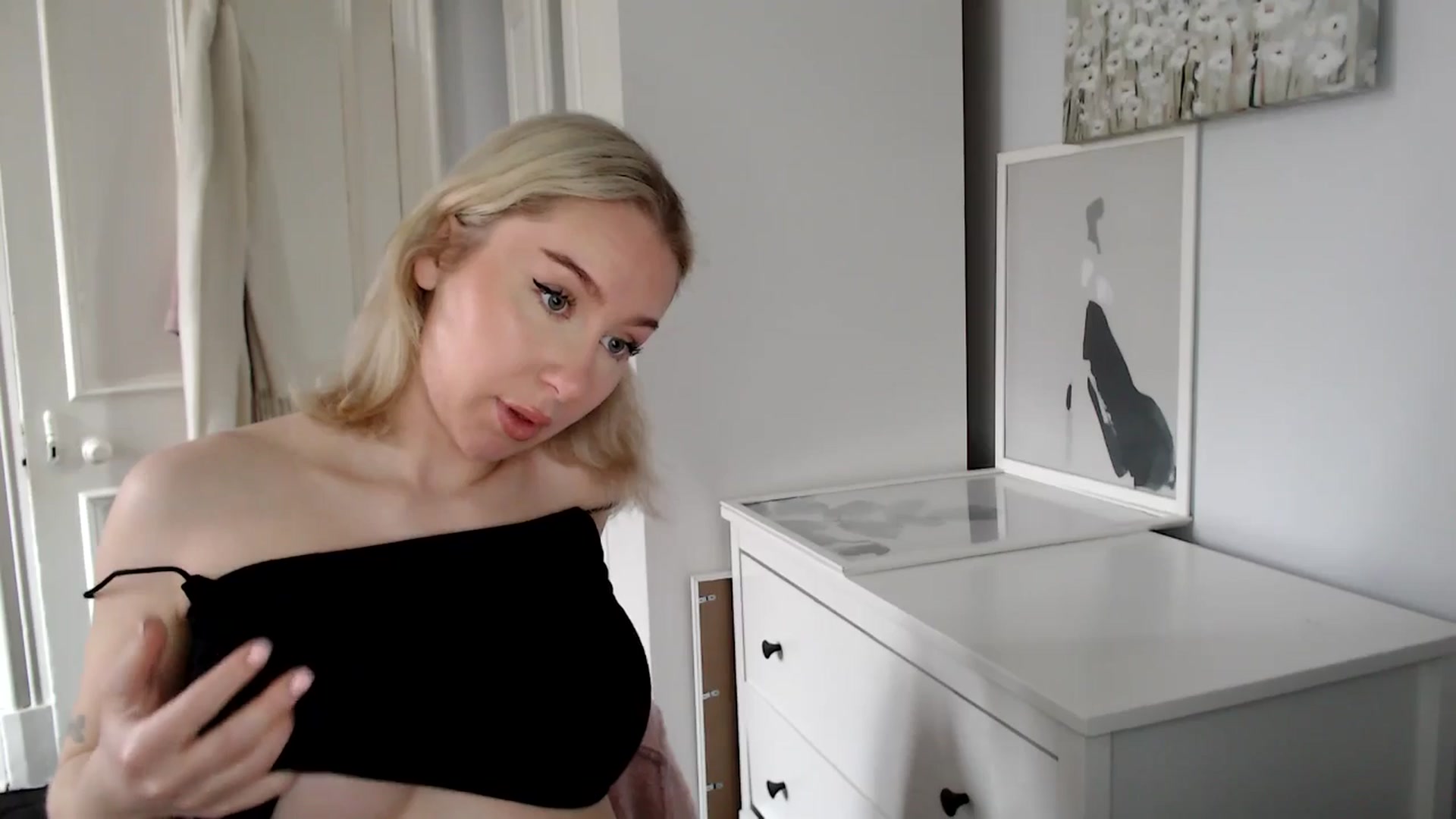 Gallery image thumbnail from British_Cutie's myfreecams stream on, 03/23/2025, 12:15 image 7 of 20