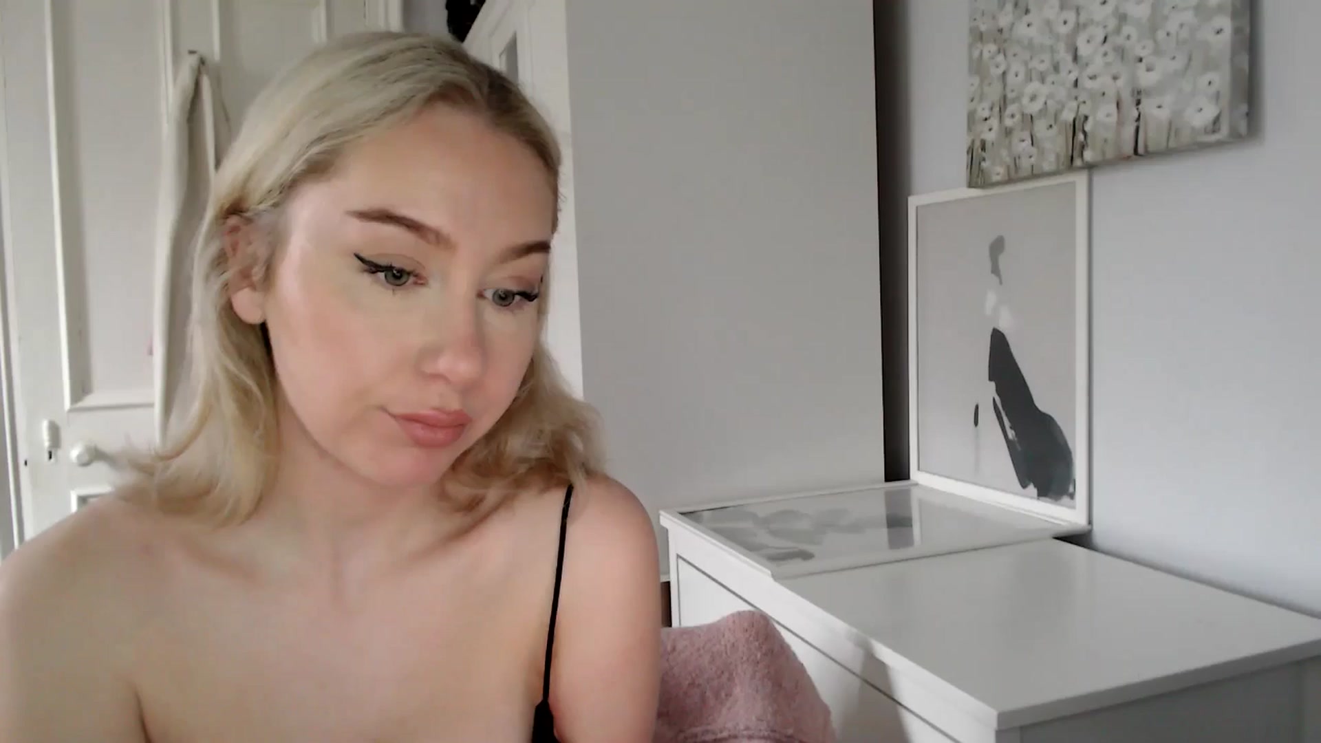 Gallery image thumbnail from British_Cutie's myfreecams stream on, 03/23/2025, 12:15 image 1 of 20