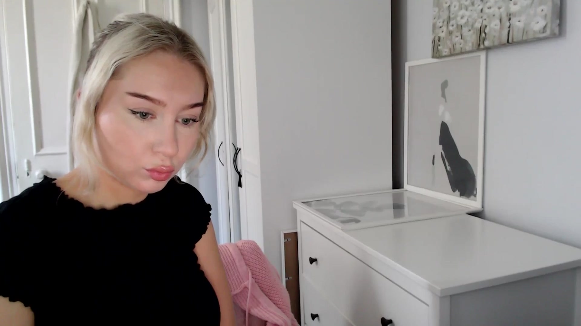 Gallery image thumbnail from British_Cutie's myfreecams stream on, 03/24/2025, 09:39 image 4 of 20