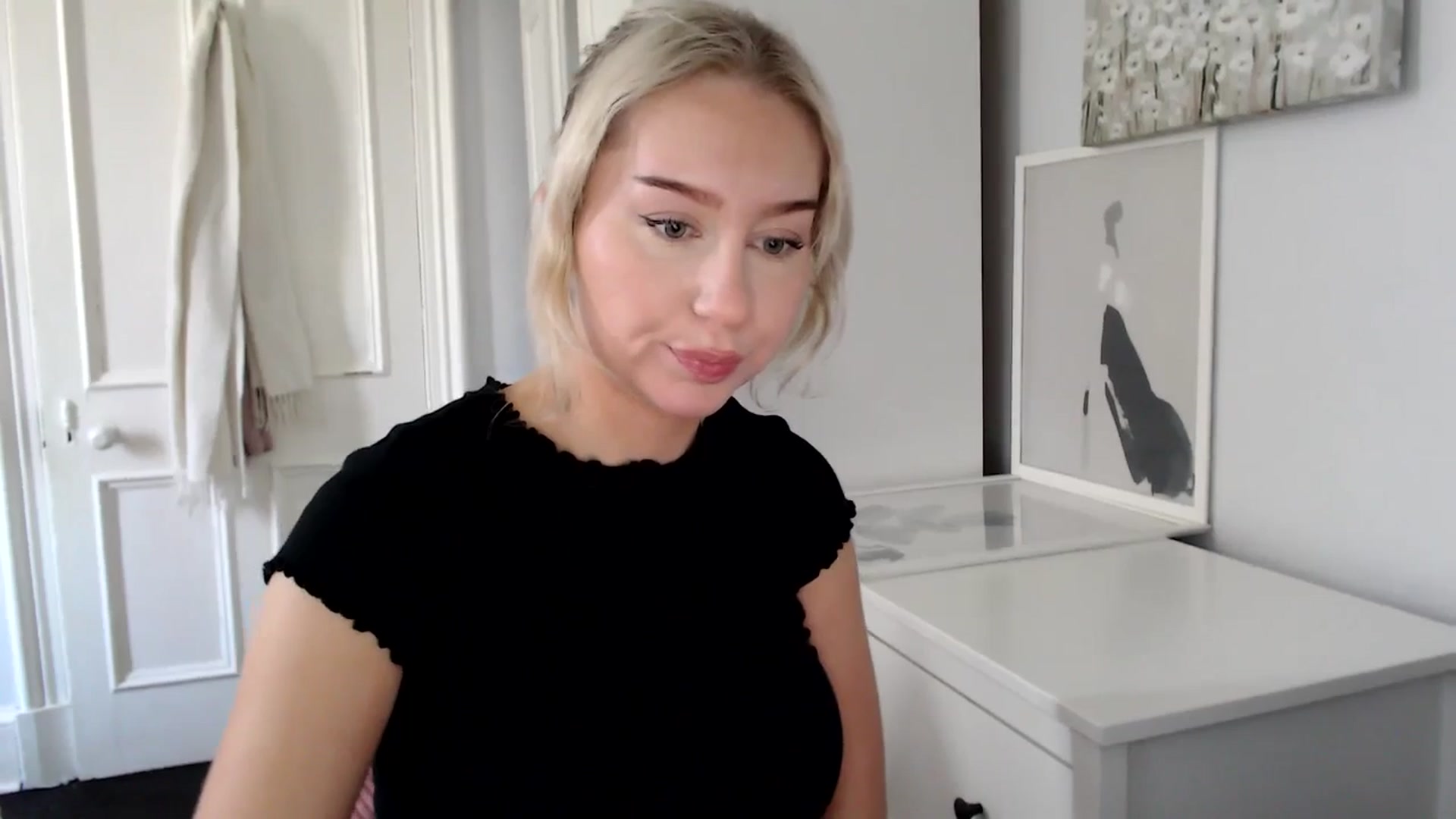 Gallery image thumbnail from British_Cutie's myfreecams stream on, 03/24/2025, 09:39 image 7 of 20